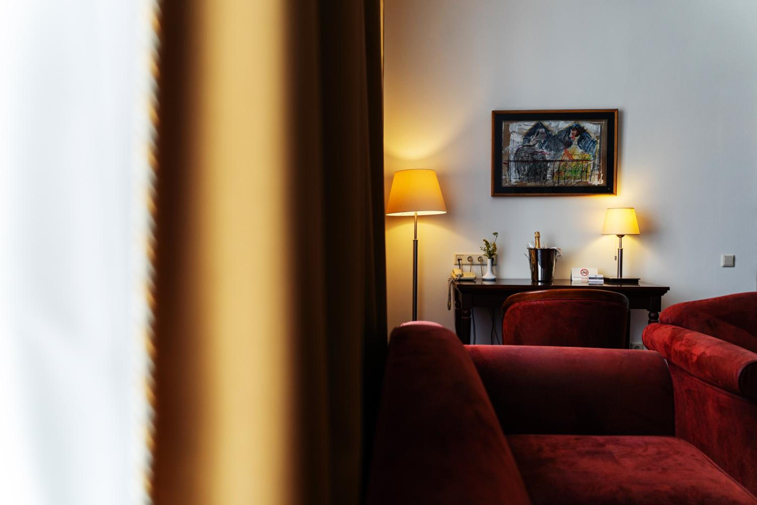 Suite - Photo 2