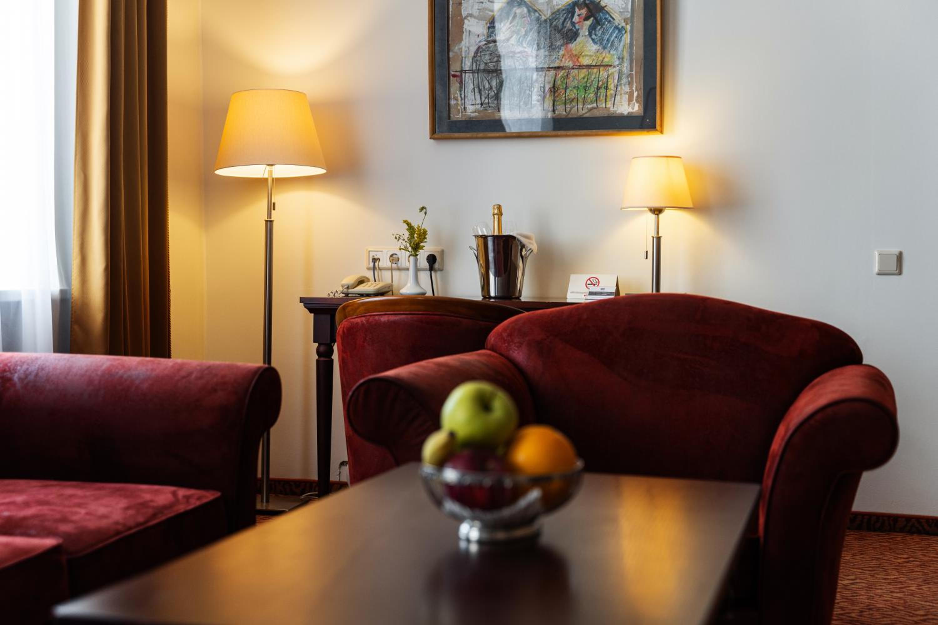 Suite - Photo 8