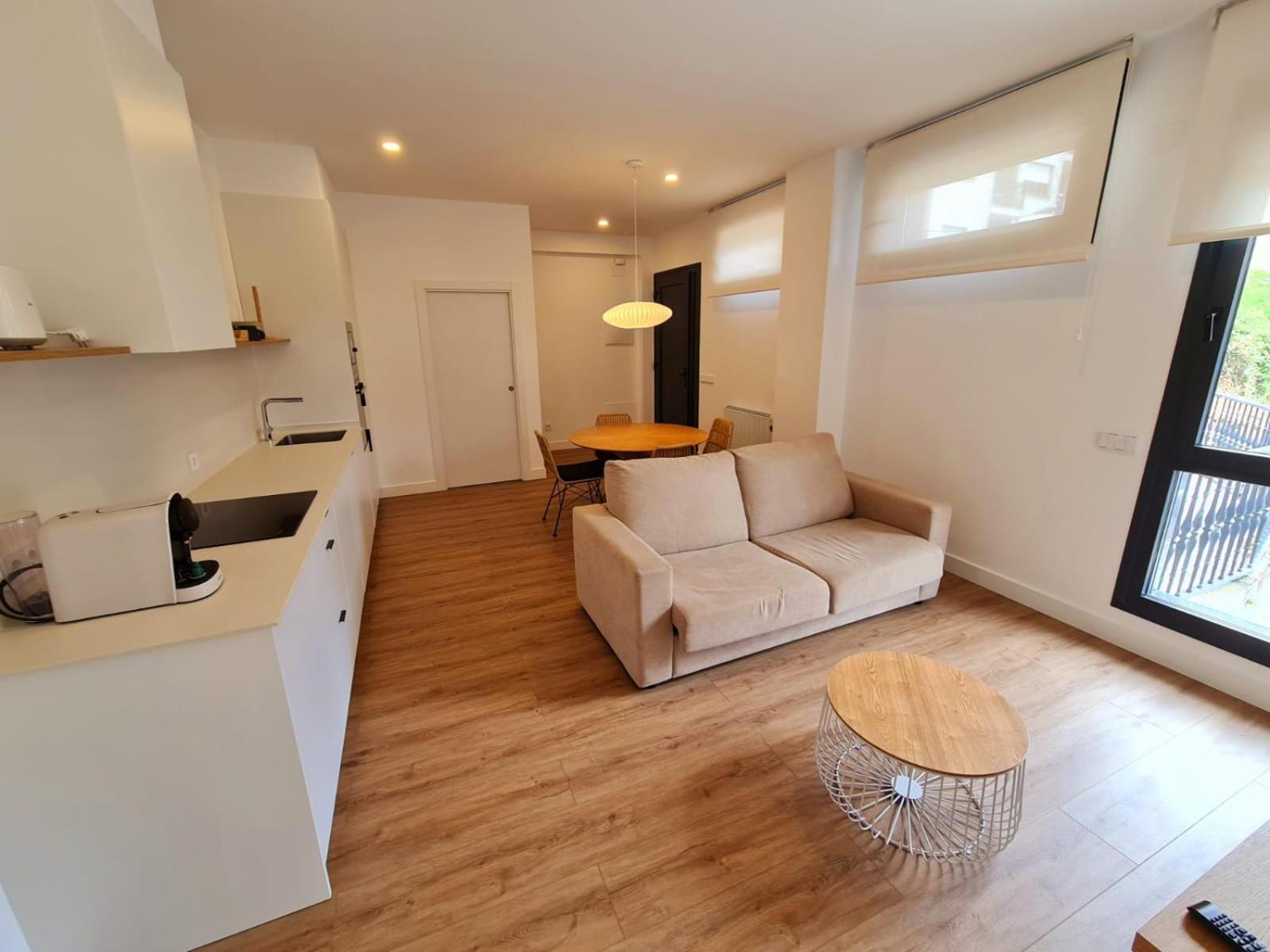 One-Bedroom Apartment - Photo 11