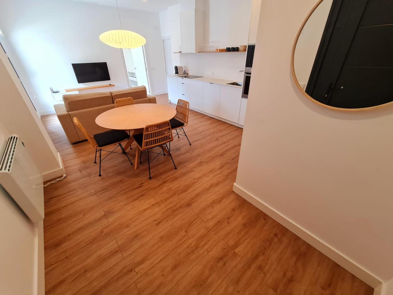 One-Bedroom Apartment - Photo 3