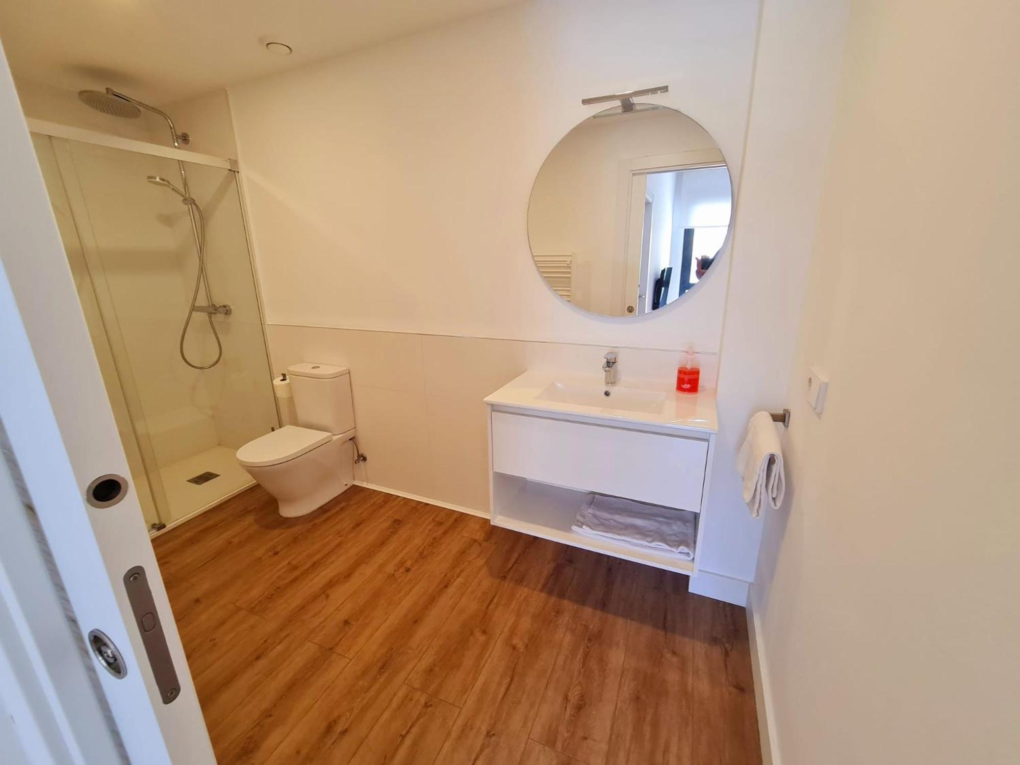 One-Bedroom Apartment - Photo 5