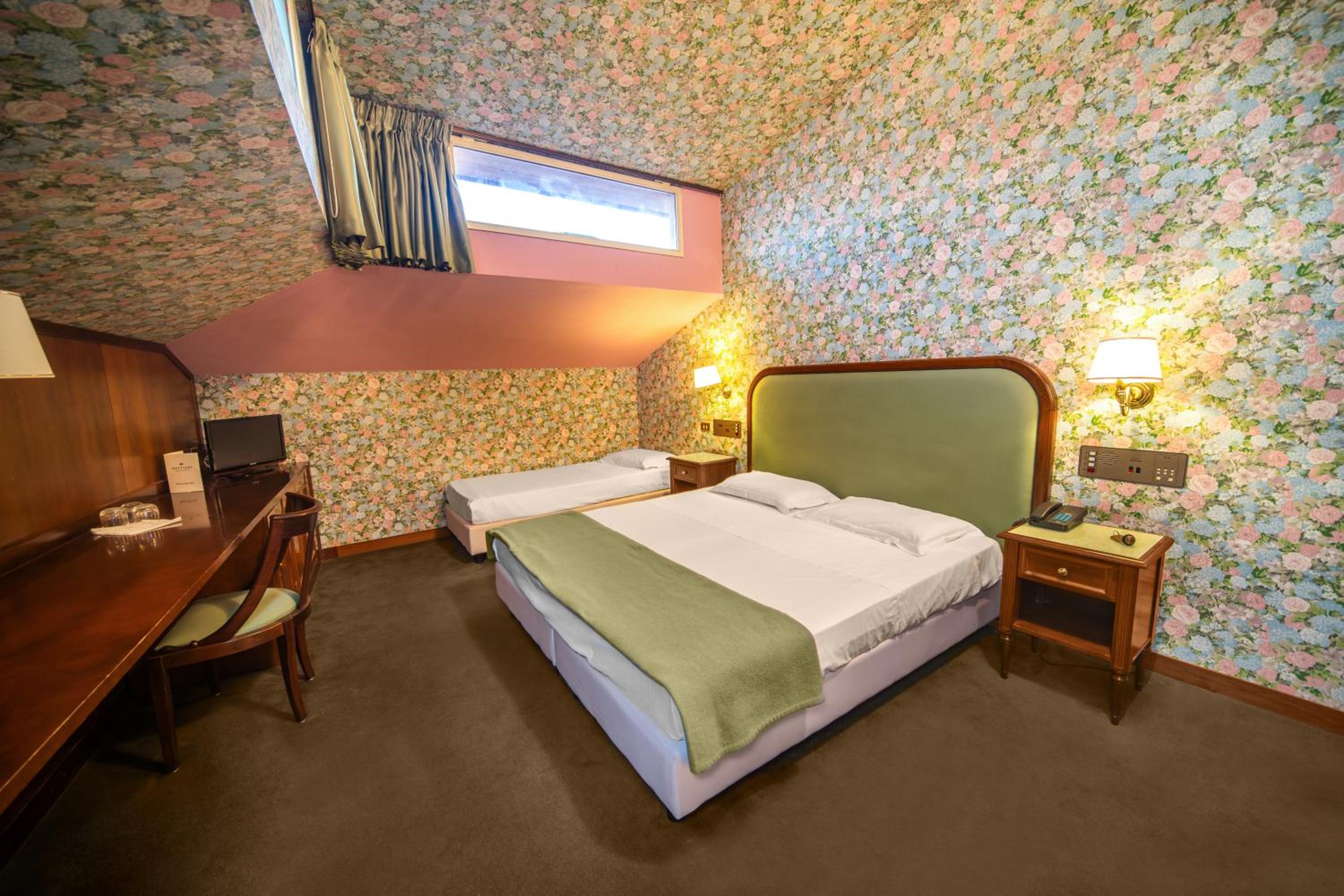 Basic Triple Room photo 1