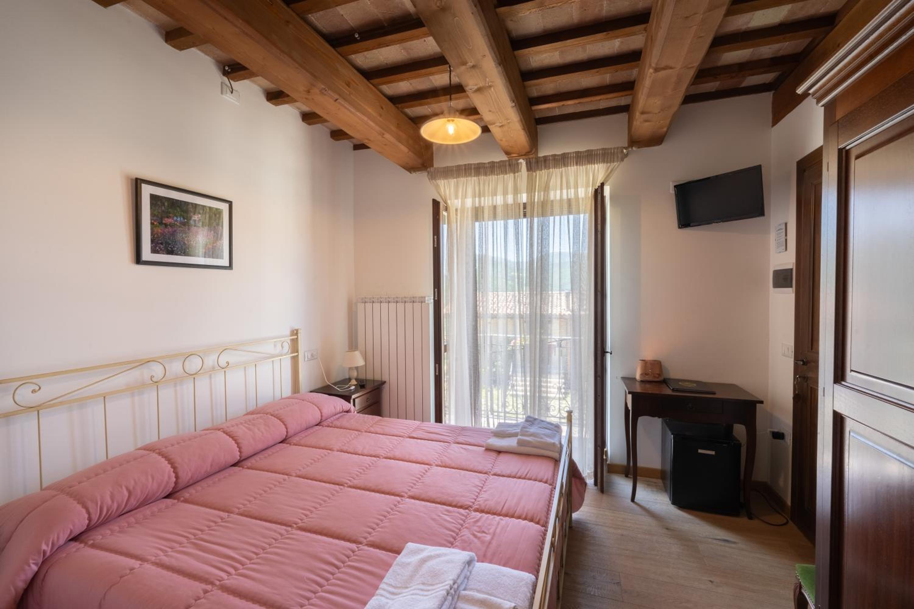 Deluxe Double Room with Balcony photo 1