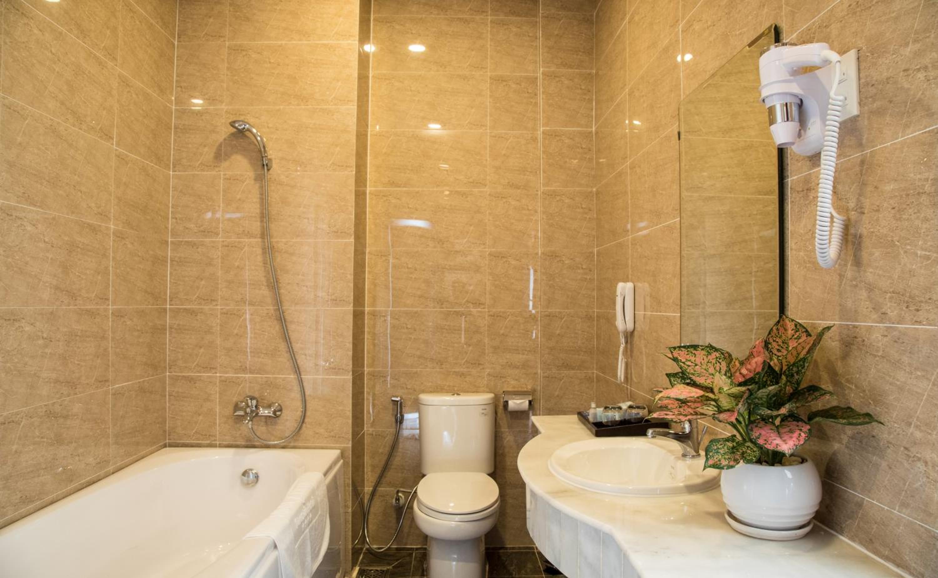 Double Room - Photo 12