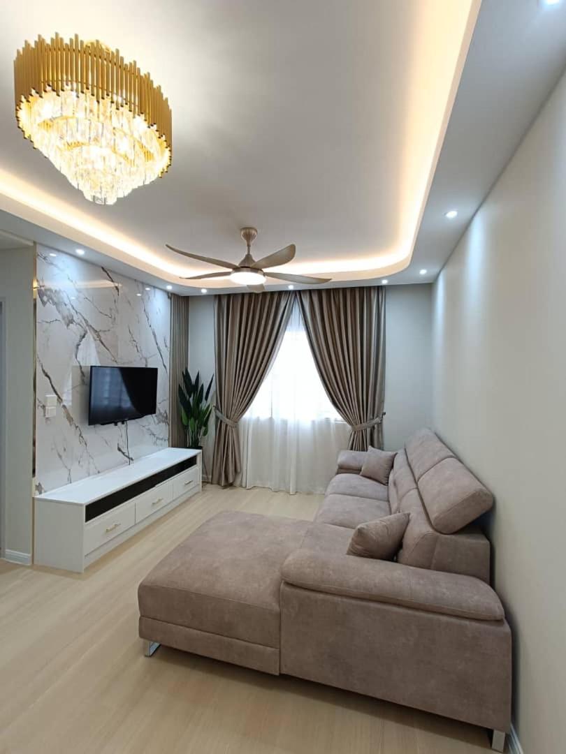 Three-Bedroom Apartment photo 1