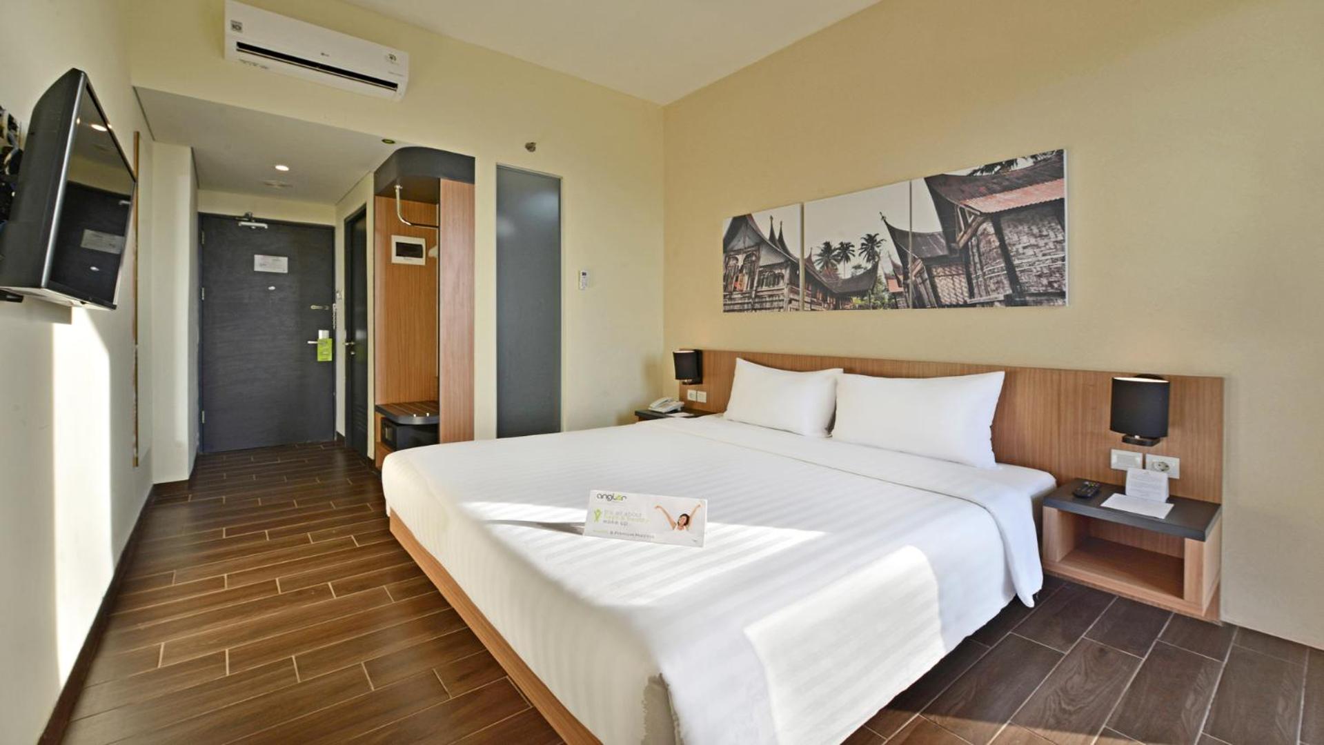 Standard Queen Room photo 1