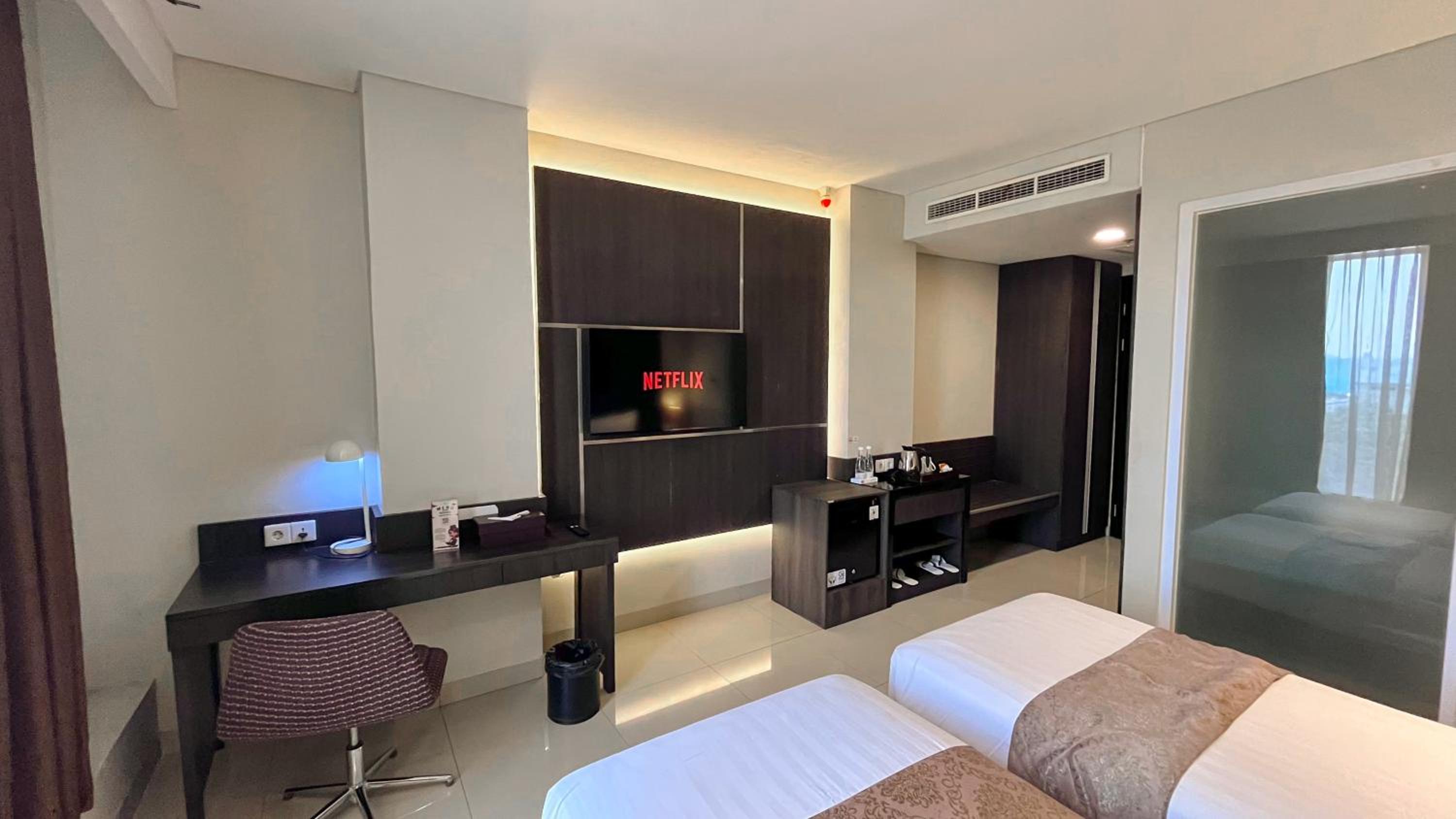 Deluxe Twin 2 Single Beds photo 3