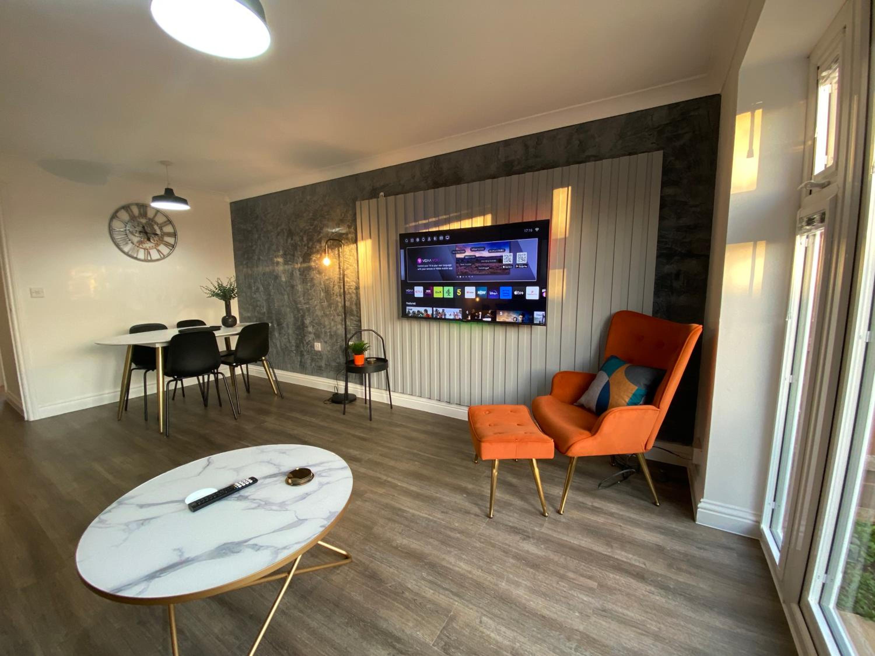 Three-Bedroom House photo 2