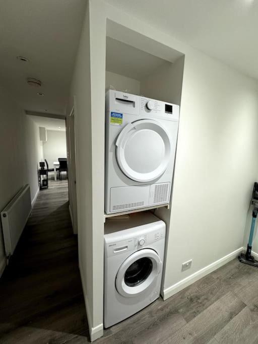 Three-Bedroom Apartment photo 2