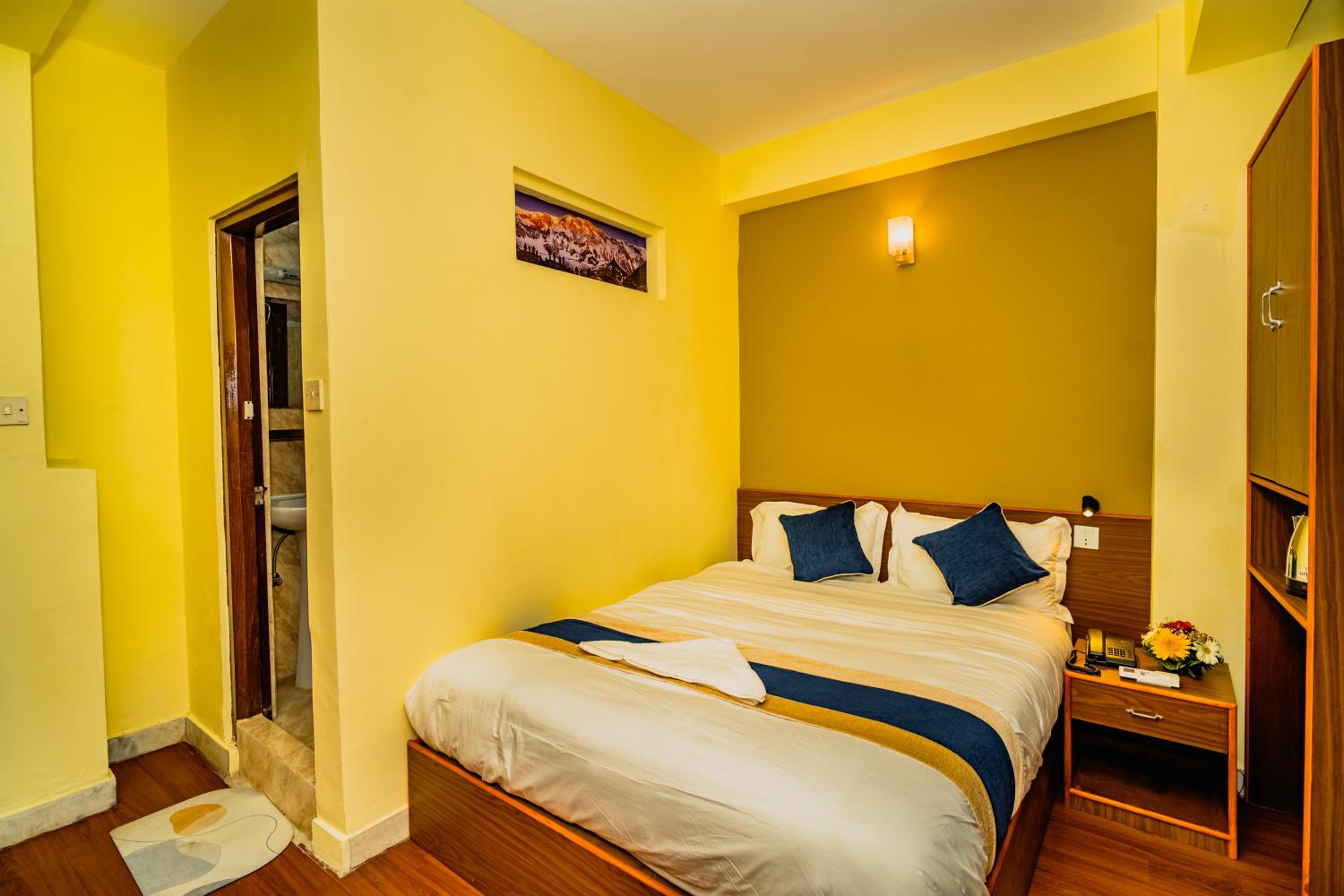 Deluxe Double or Twin Room - Photo 7
