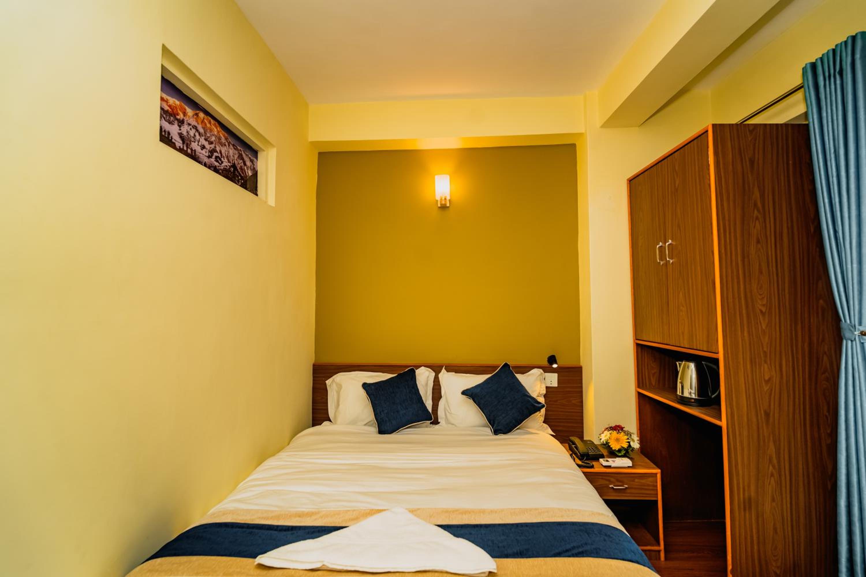 Deluxe Double or Twin Room - Photo 8