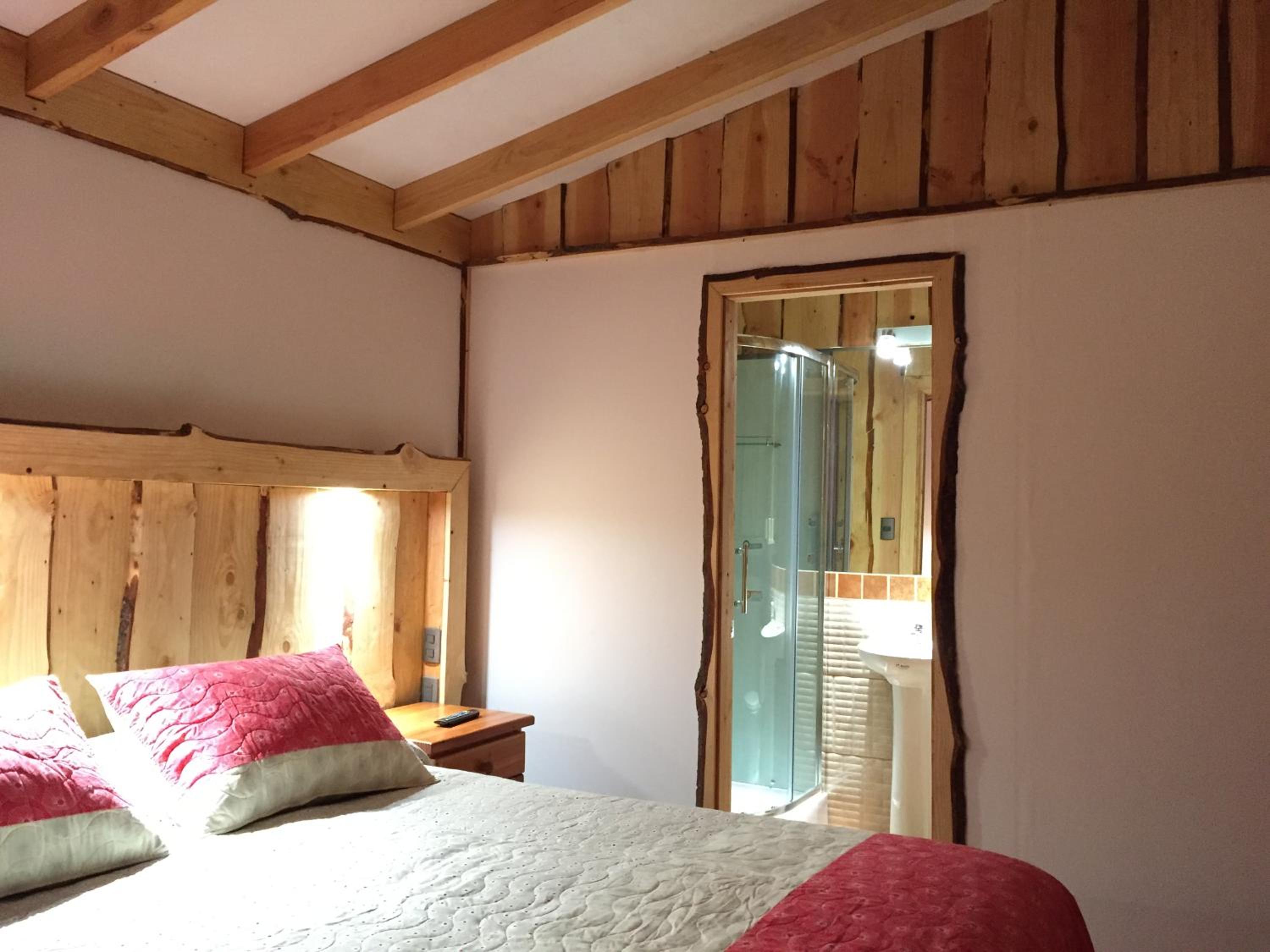One-Bedroom Bungalow with Garden View photo 1