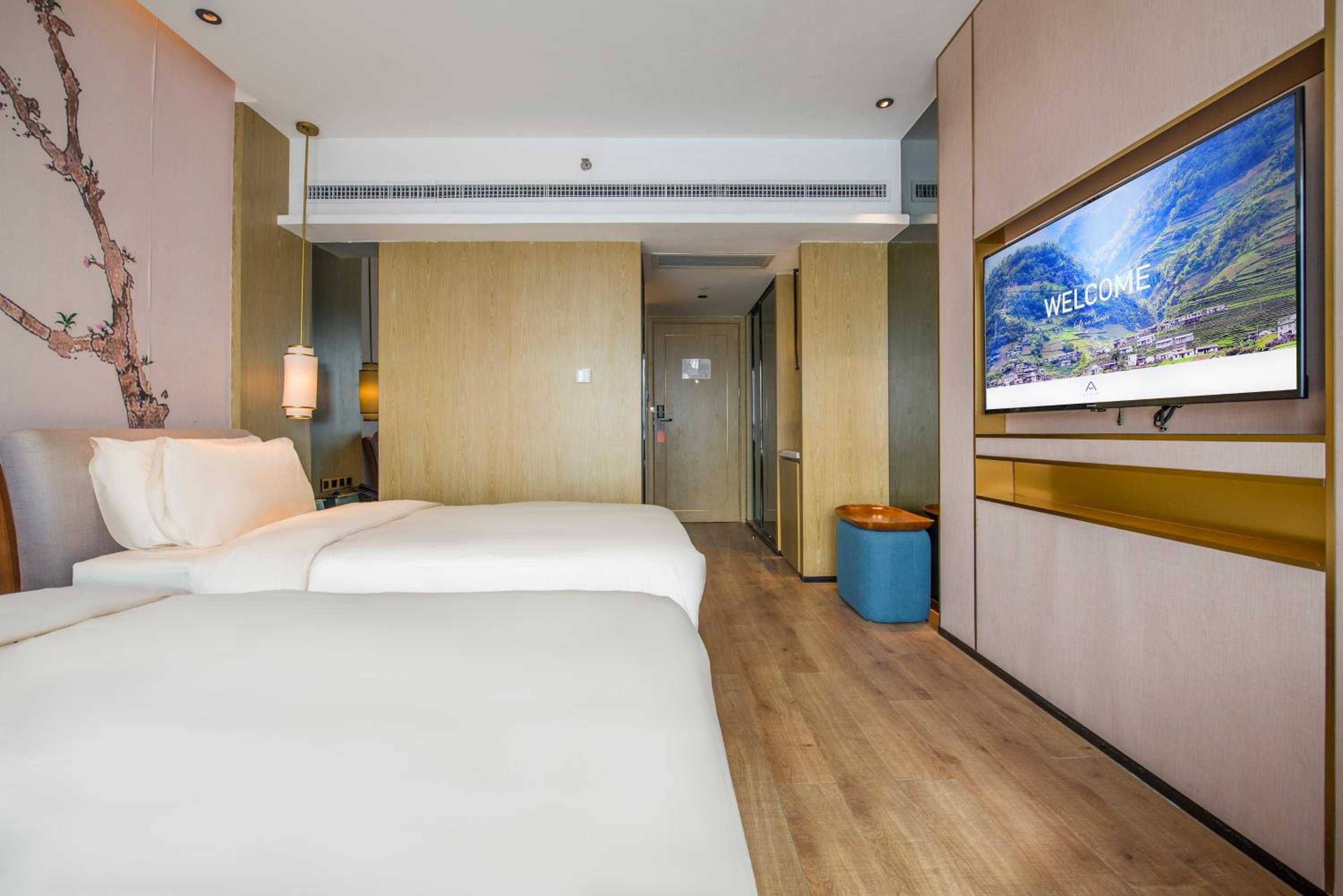 Superior Twin Room with River View photo 1