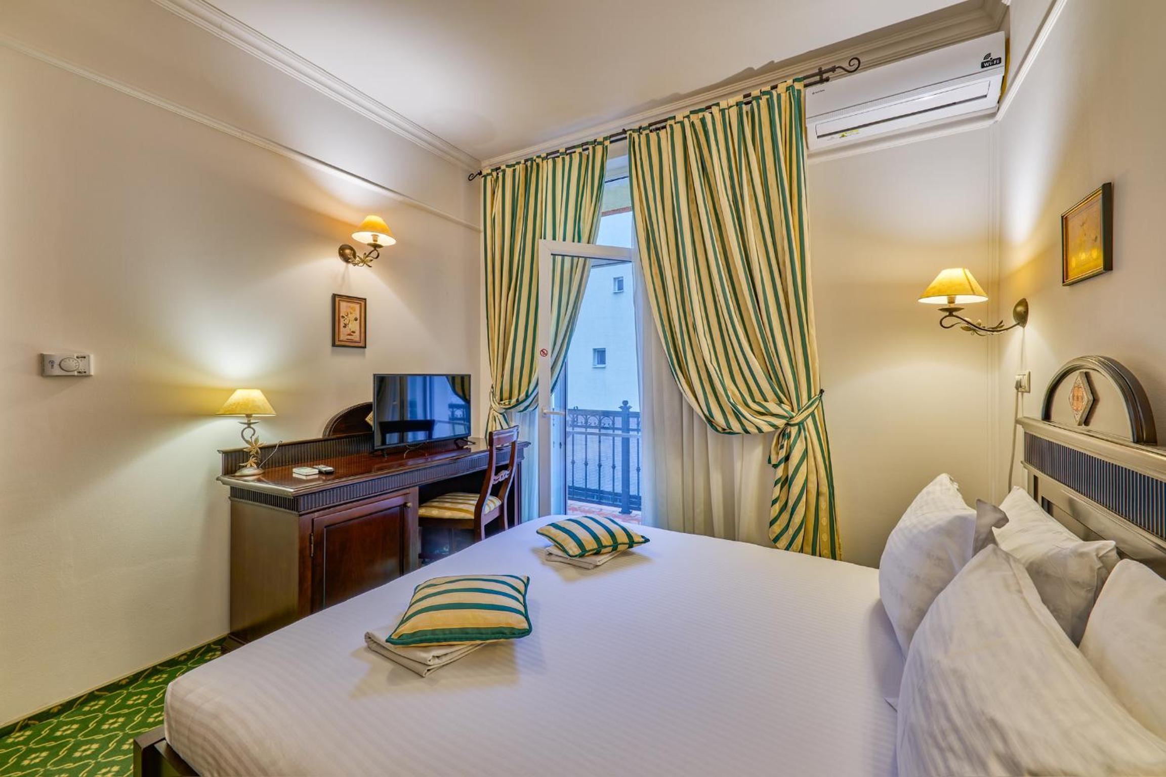 Double Room - Photo 3
