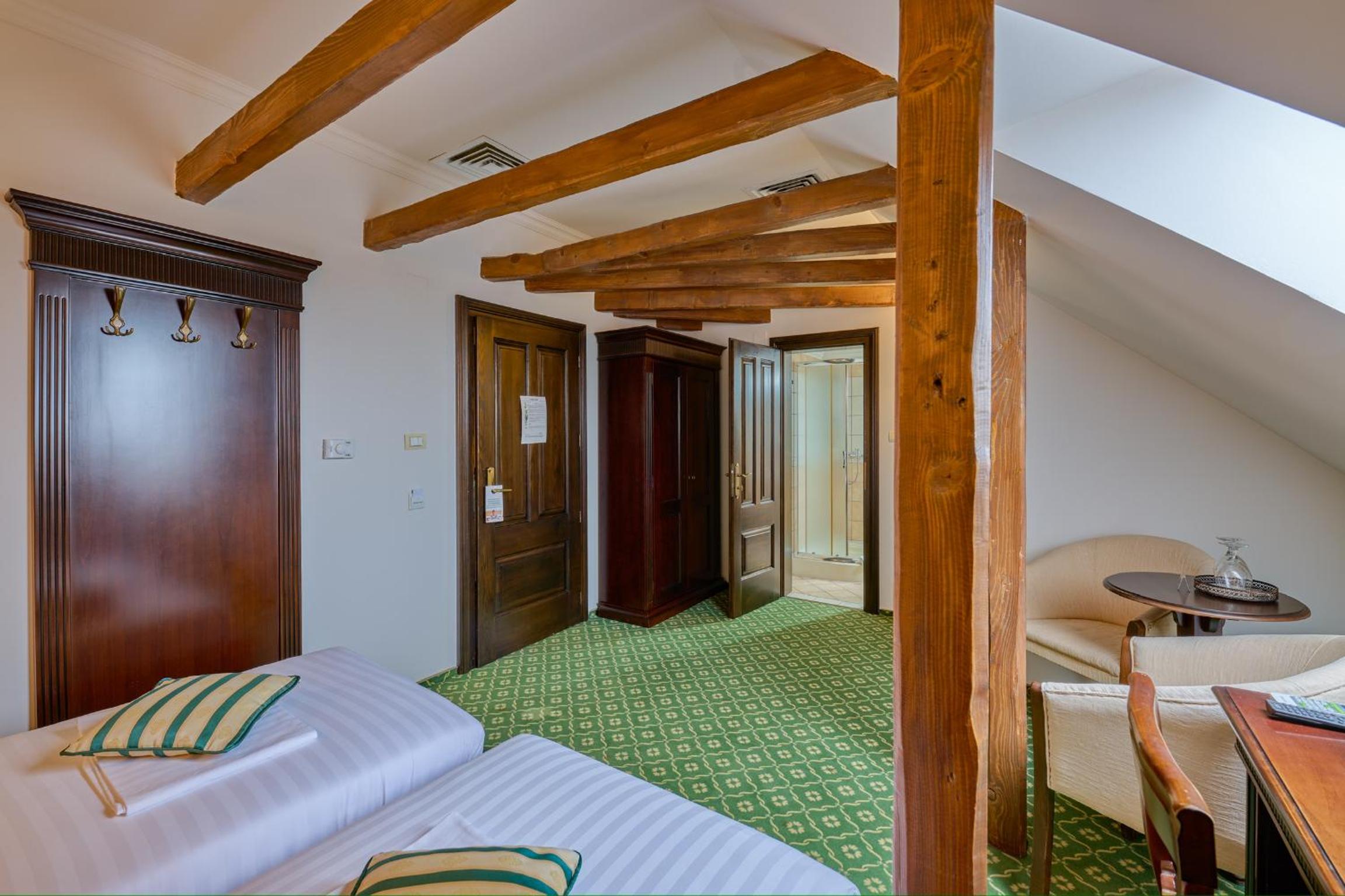 Twin Room - Photo 6