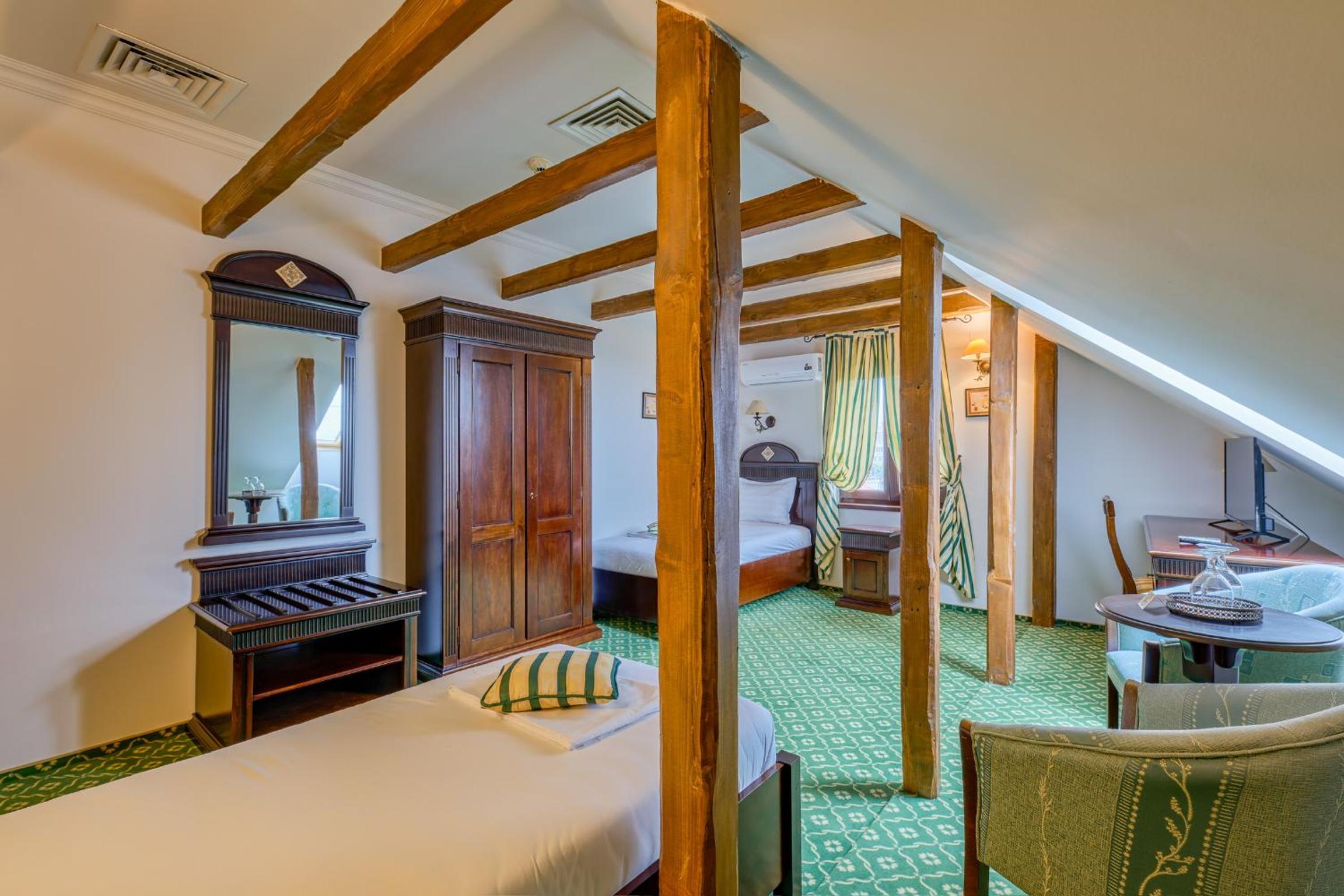 Double Room - Photo 6