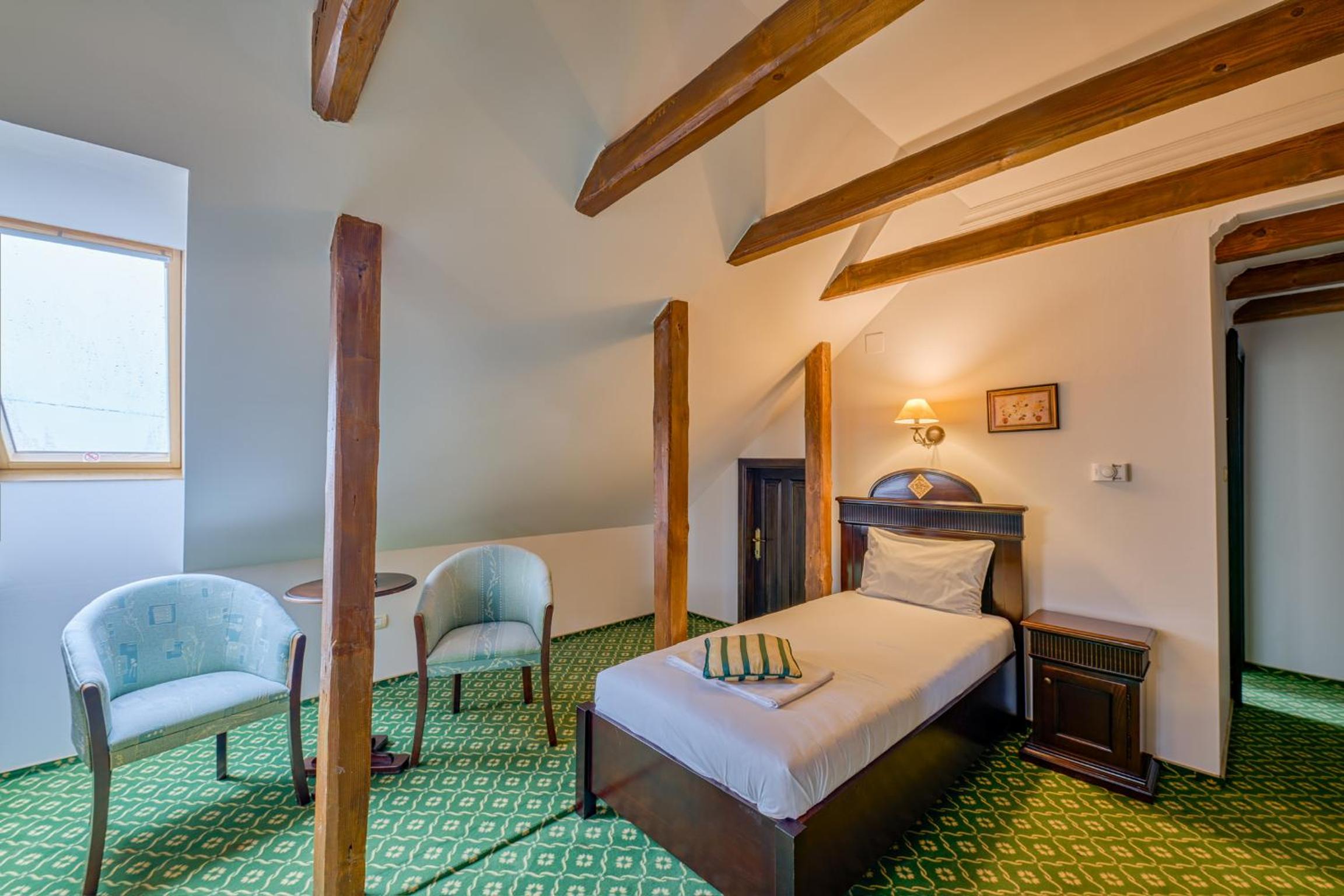Triple Room - Photo 6
