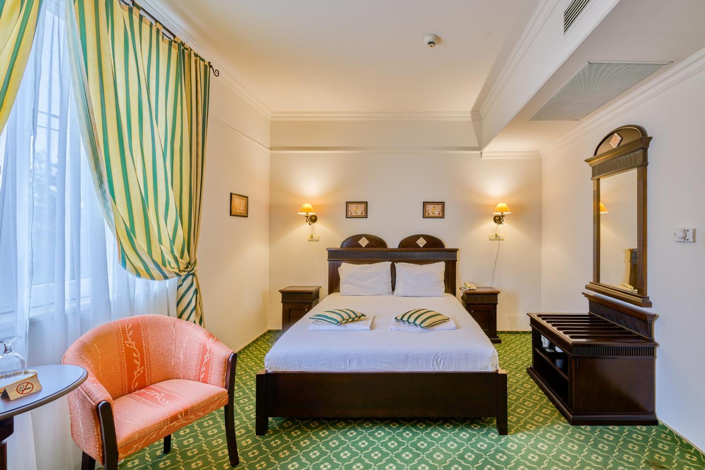 Double Room - Photo 4
