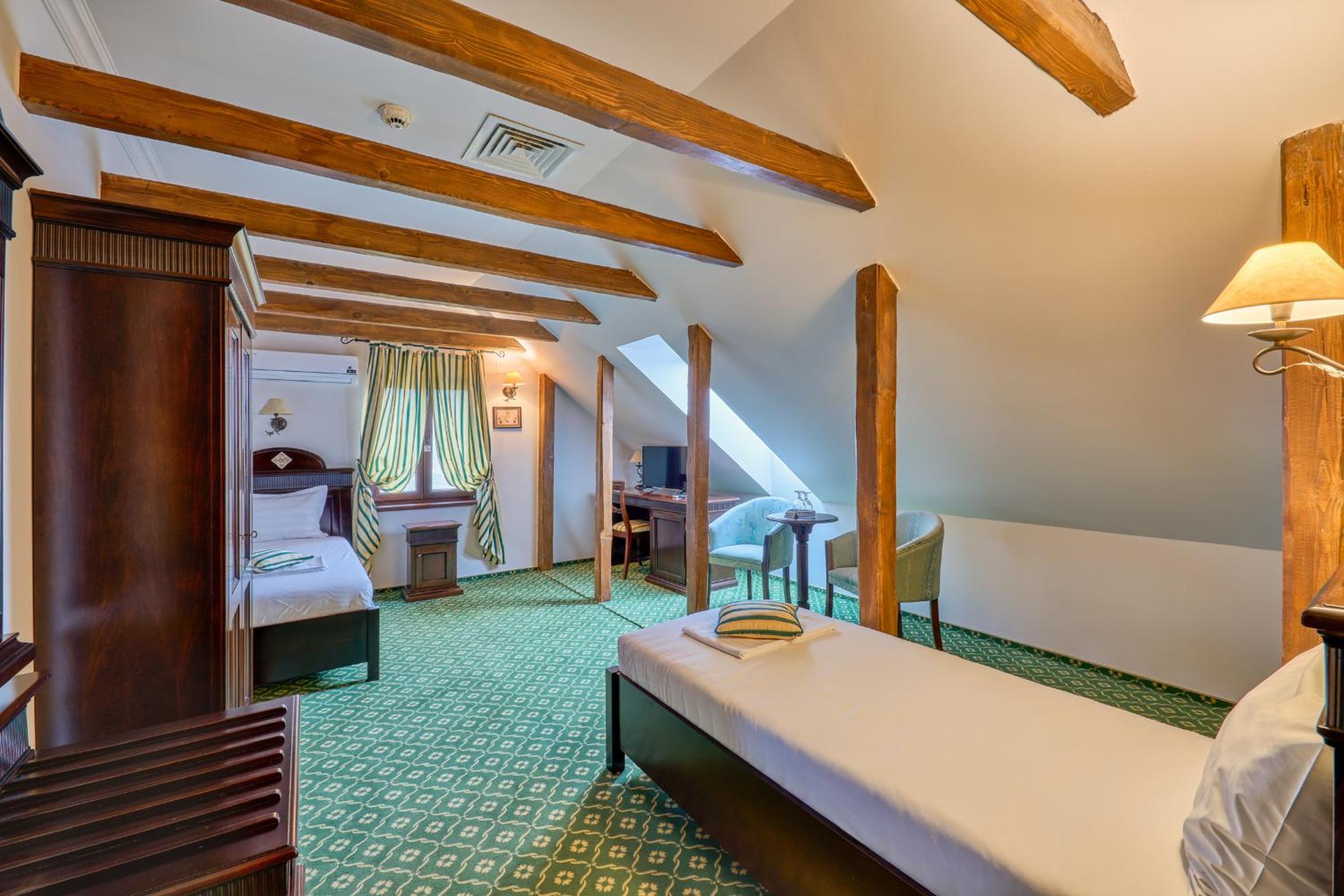 Twin Room - Photo 4