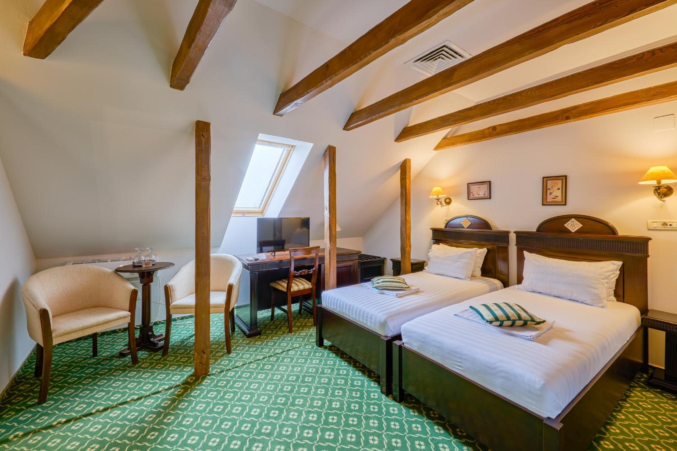 Twin Room - Photo 1