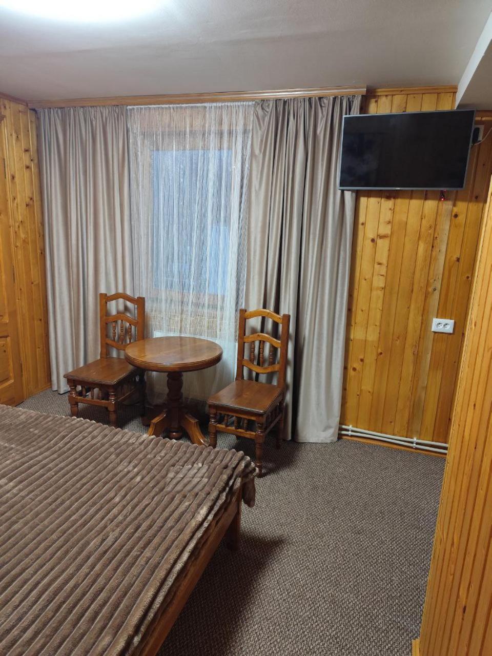 Deluxe Double Room with Shower photo 3