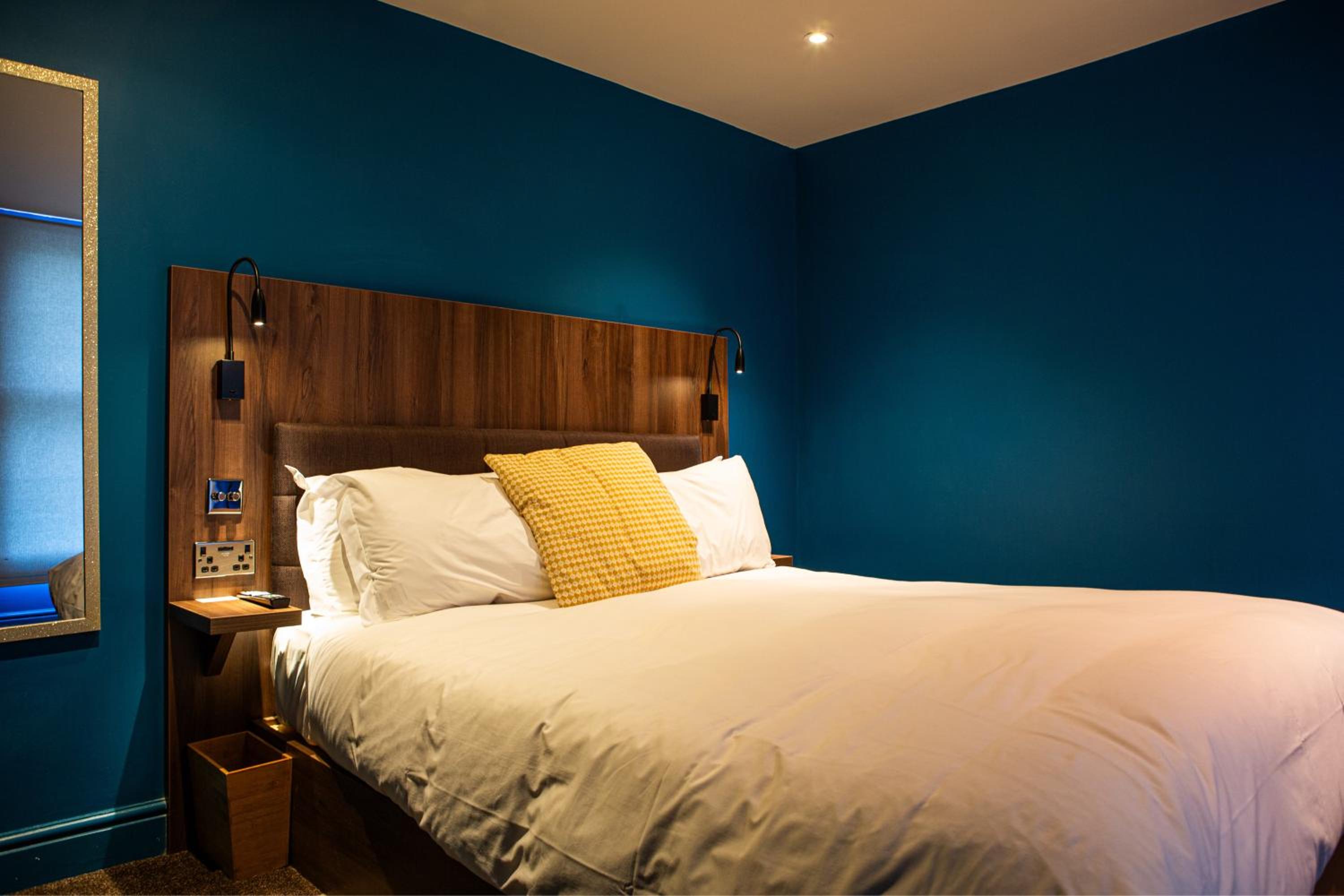 Large Double Room photo 3