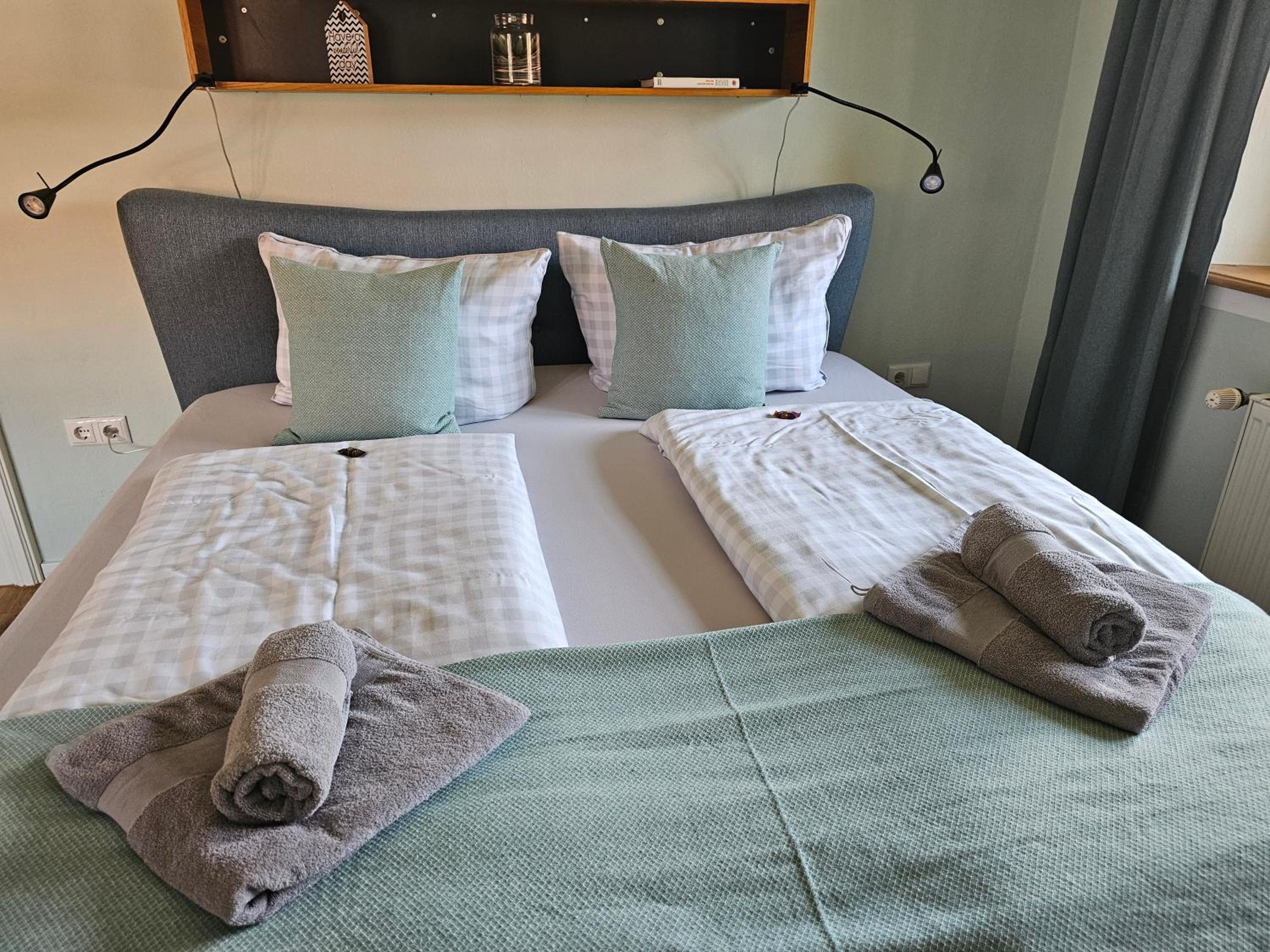 One-Bedroom Apartment with Balcony and Terrace photo 2