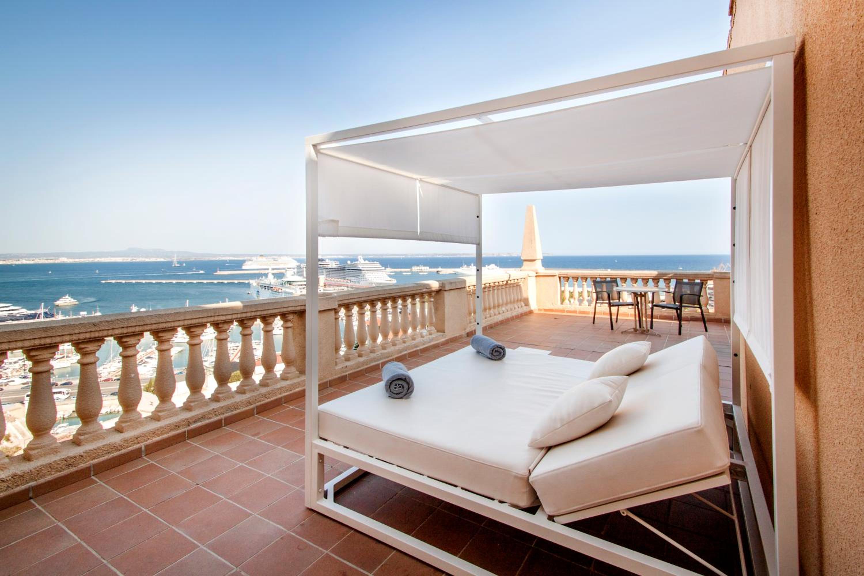 Junior Suite Terrace thumbnail 6