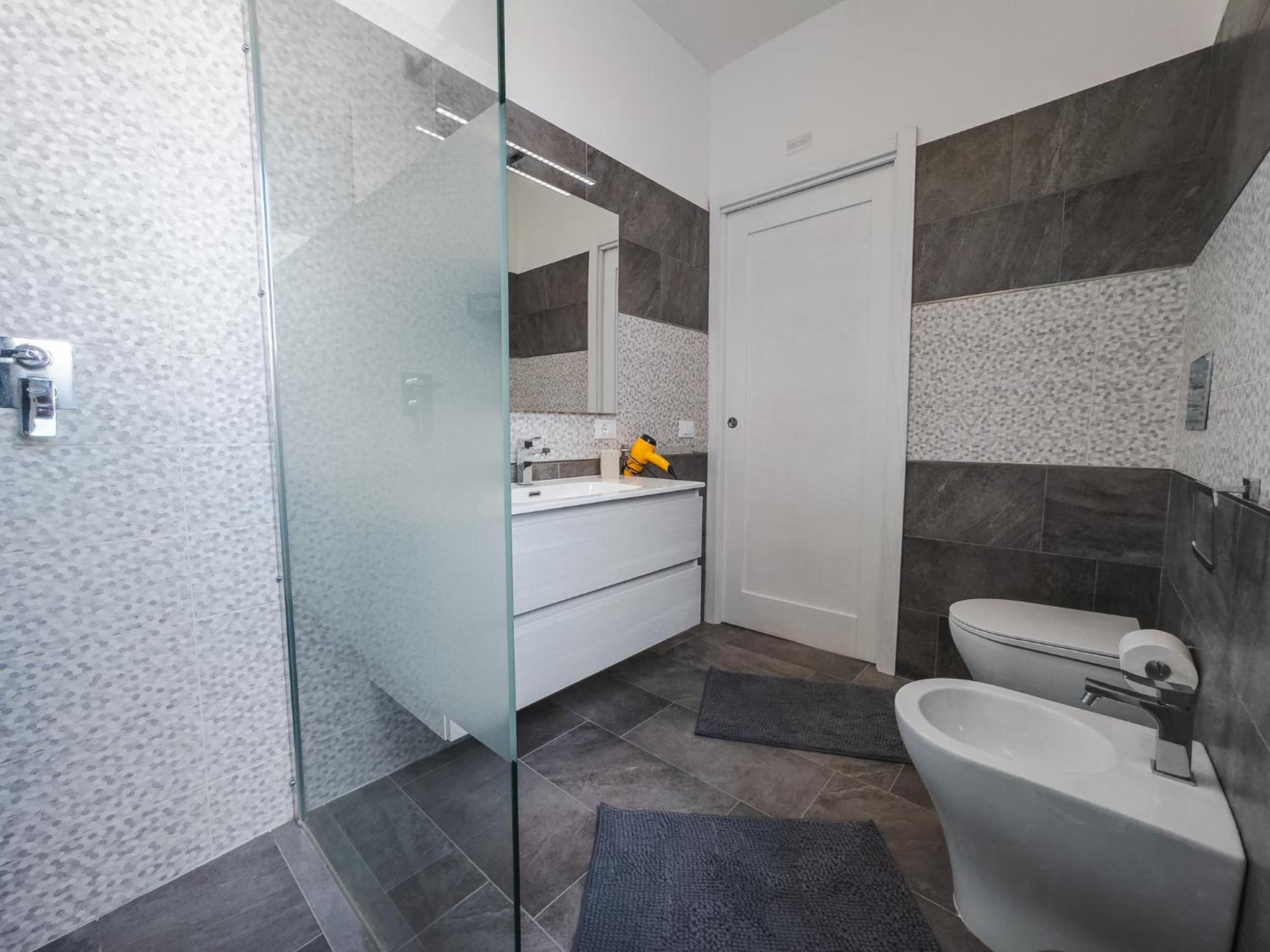 One-Bedroom House - Photo 13