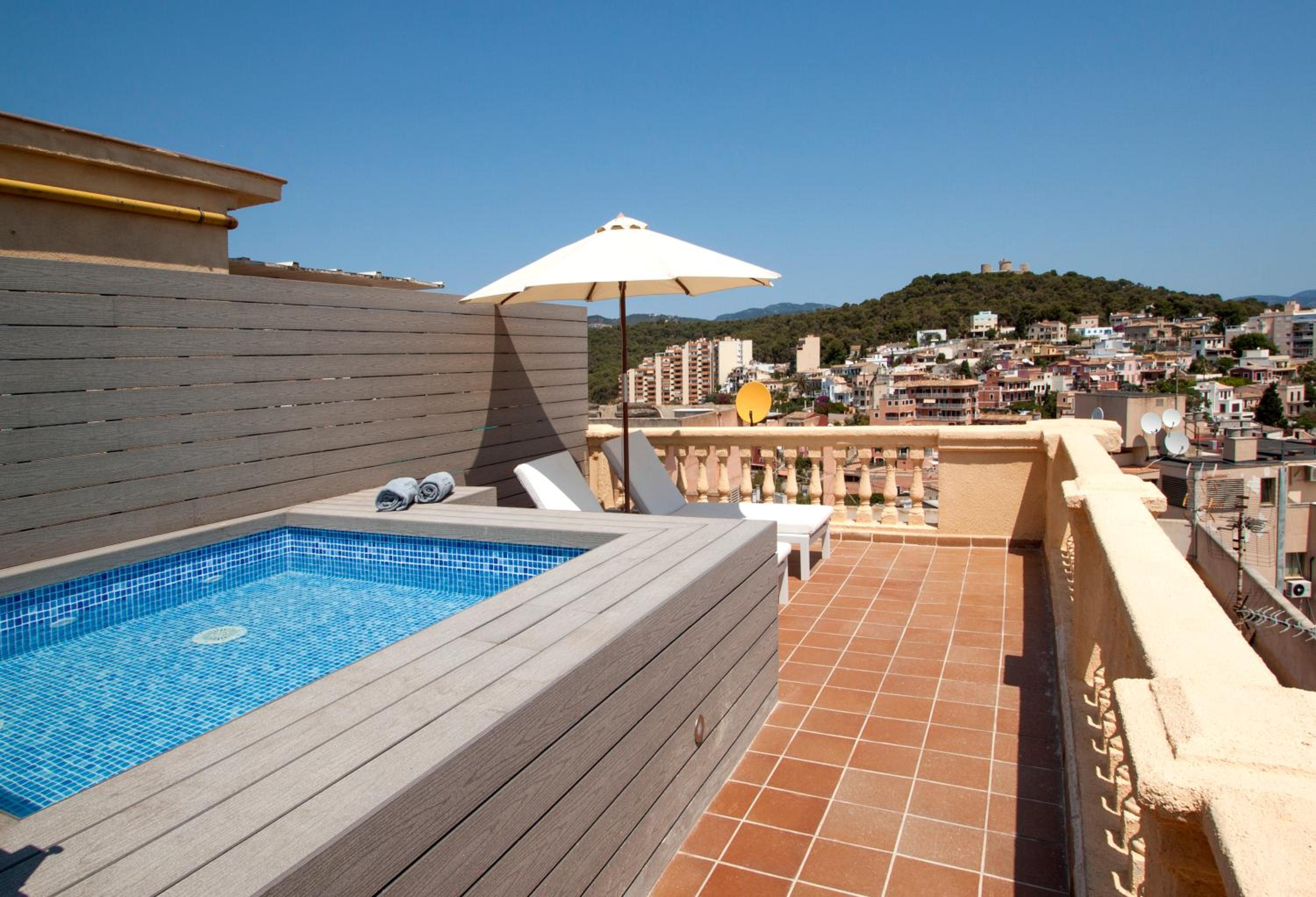 Junior Suite with Private Pool and Sea View - Photo 3