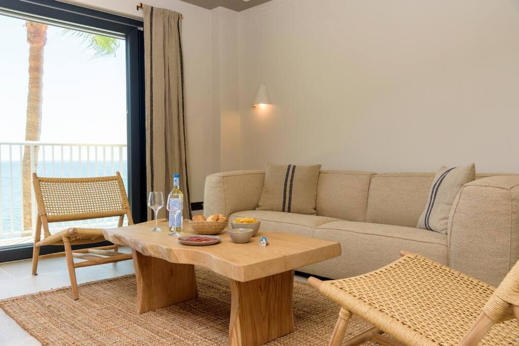 Apartamento Deluxe de Dos Habitaciones con Vista al Mar