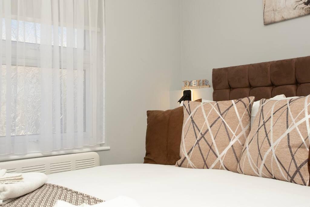 Two-Bedroom Apartment photo 3