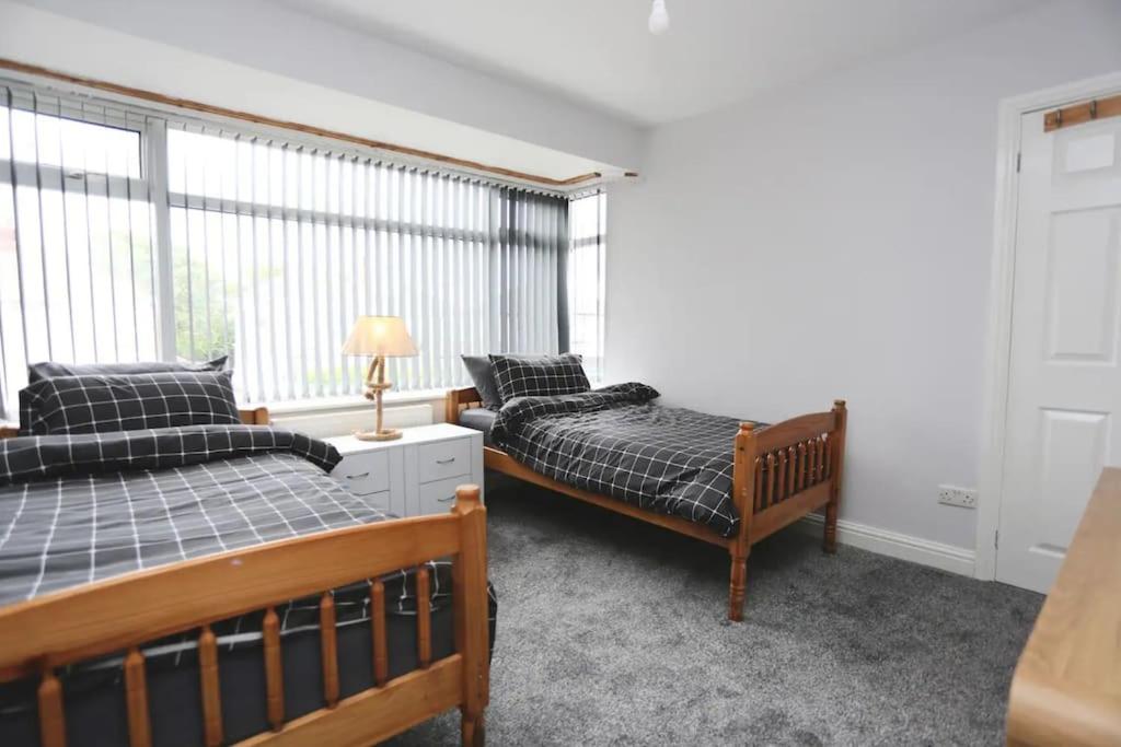 Three-Bedroom House photo 3