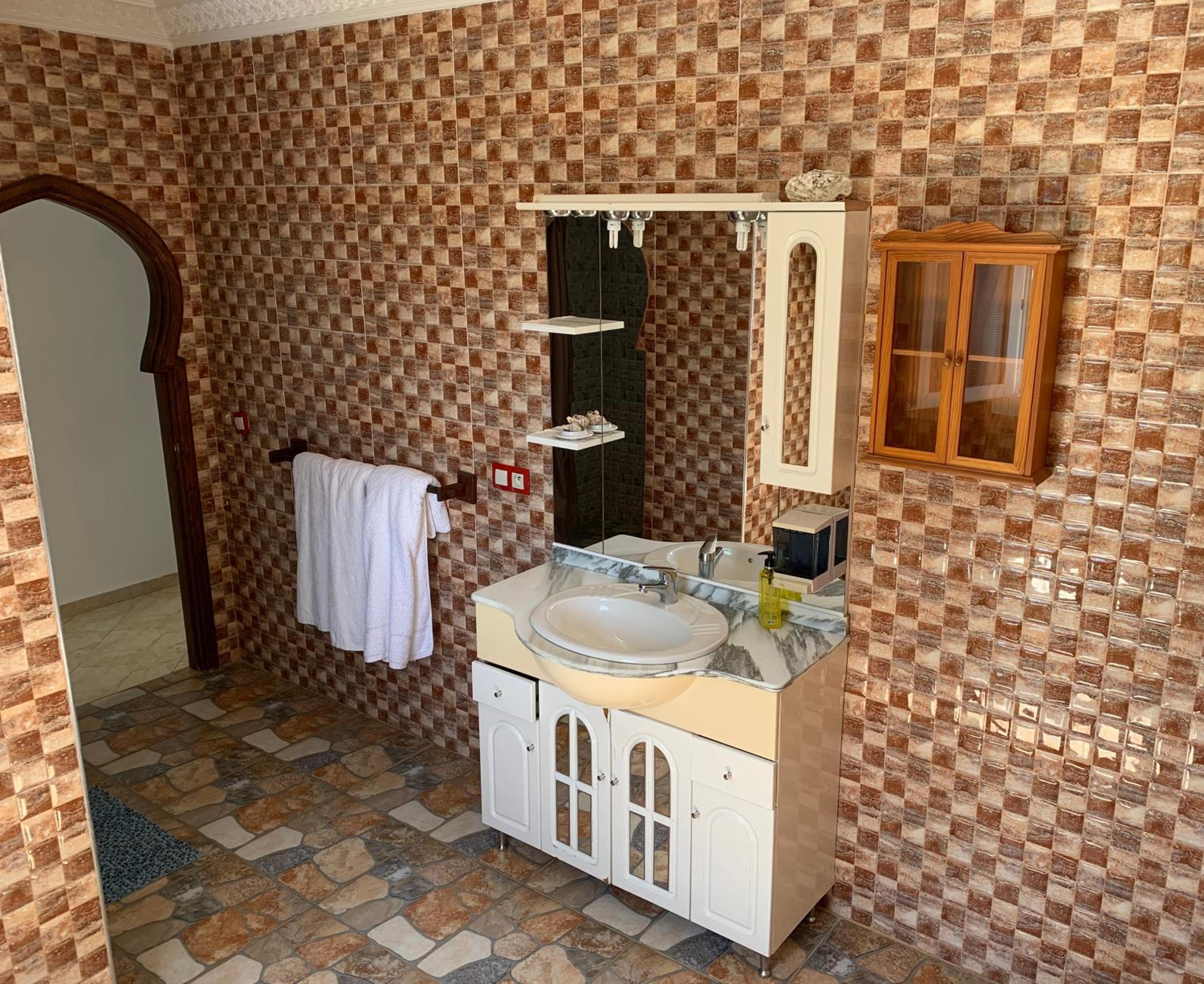 Suite with Sea View - Photo 20
