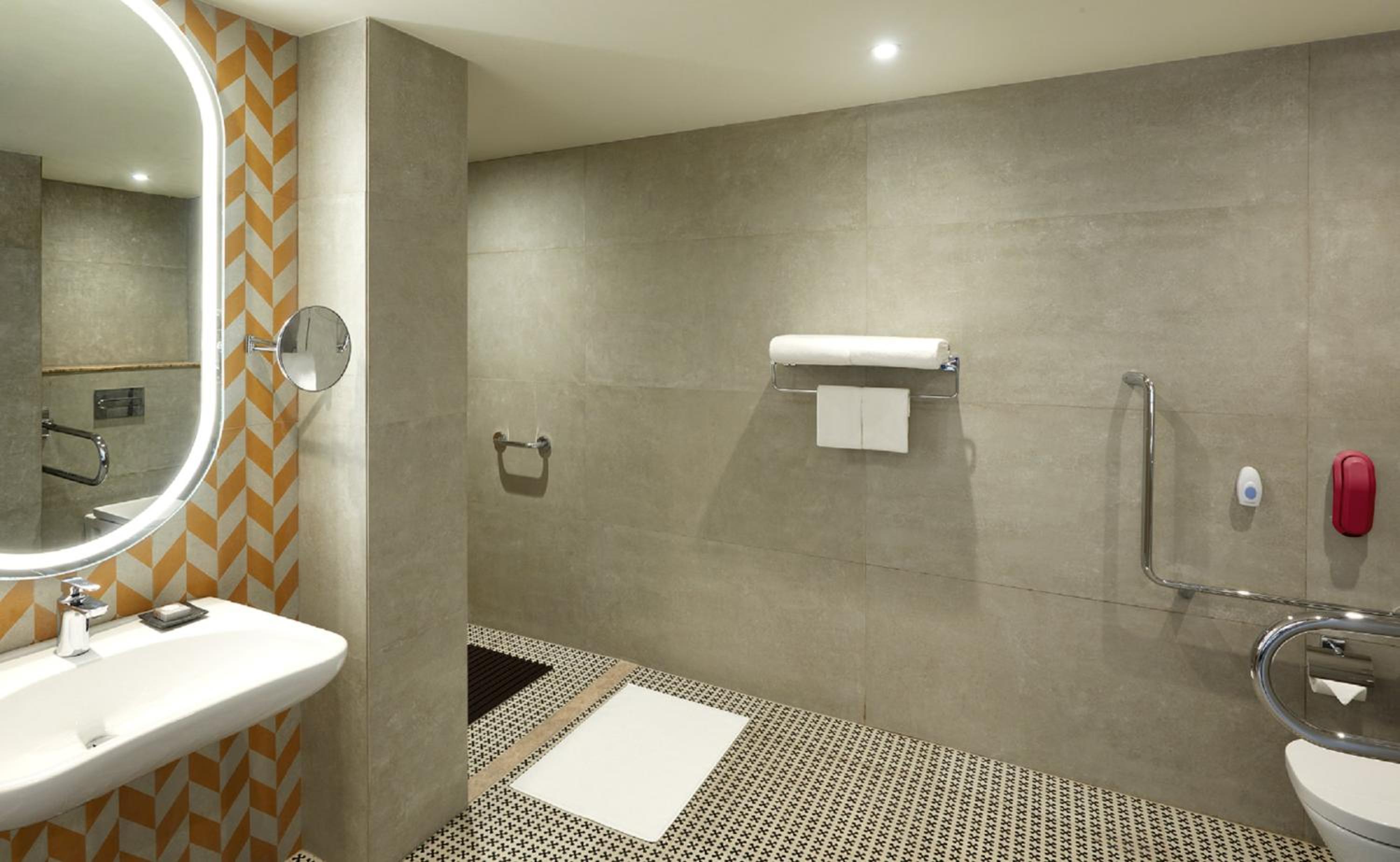 Executive Suite, 15% discount on Food and Soft Beverages at The Hub.  15% discount on Laundry.  Enjoy Happy hours (one plus one offer on selected brands) from 17:30hrs to 19:30hrs (except black out dates) - Photo 6