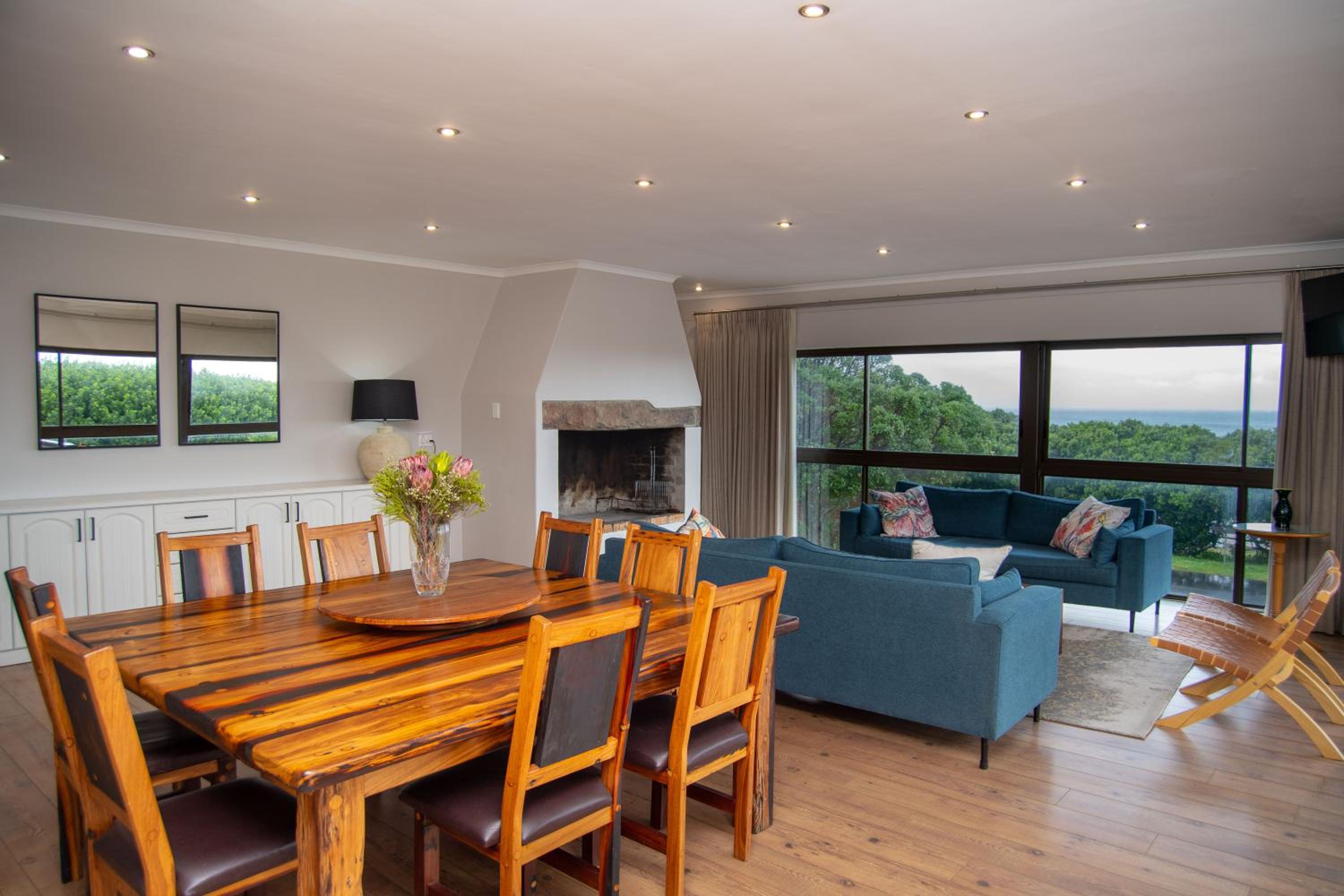 Suite - Photo 2