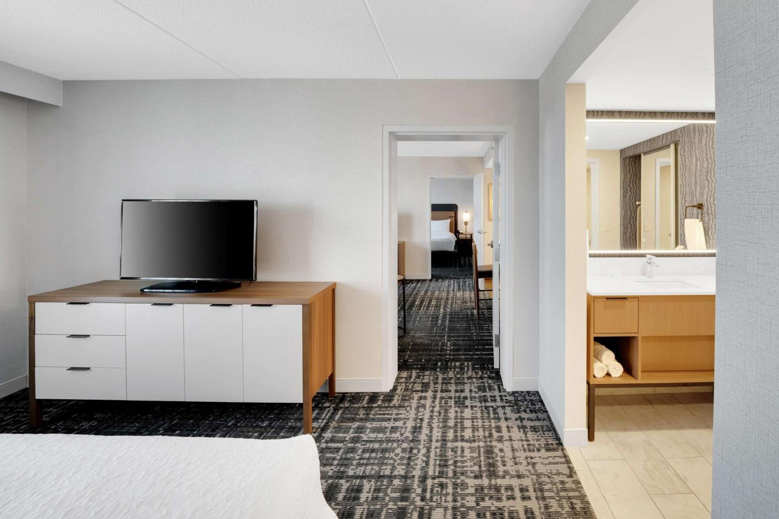 Two-Bedroom King Suite - Non-Smoking - Photo 2