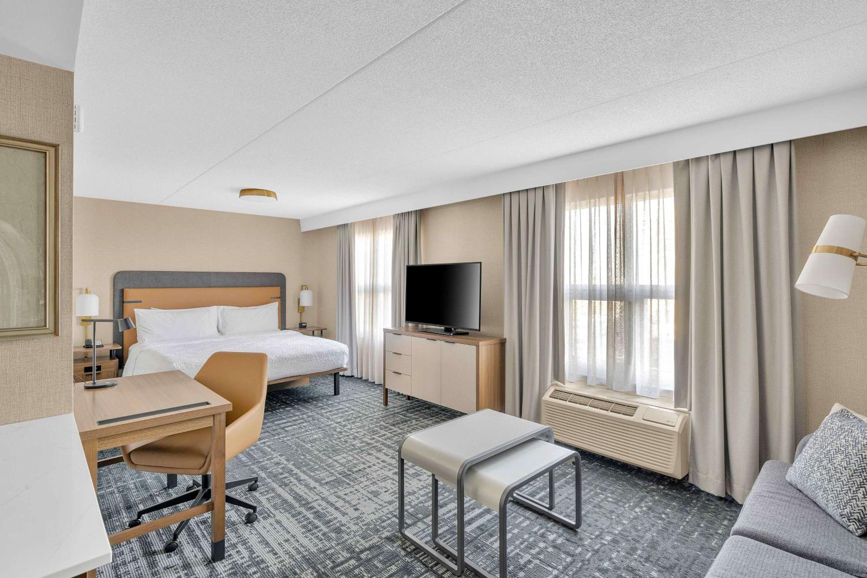 King Studio Suite - Non-Smoking - Photo 1
