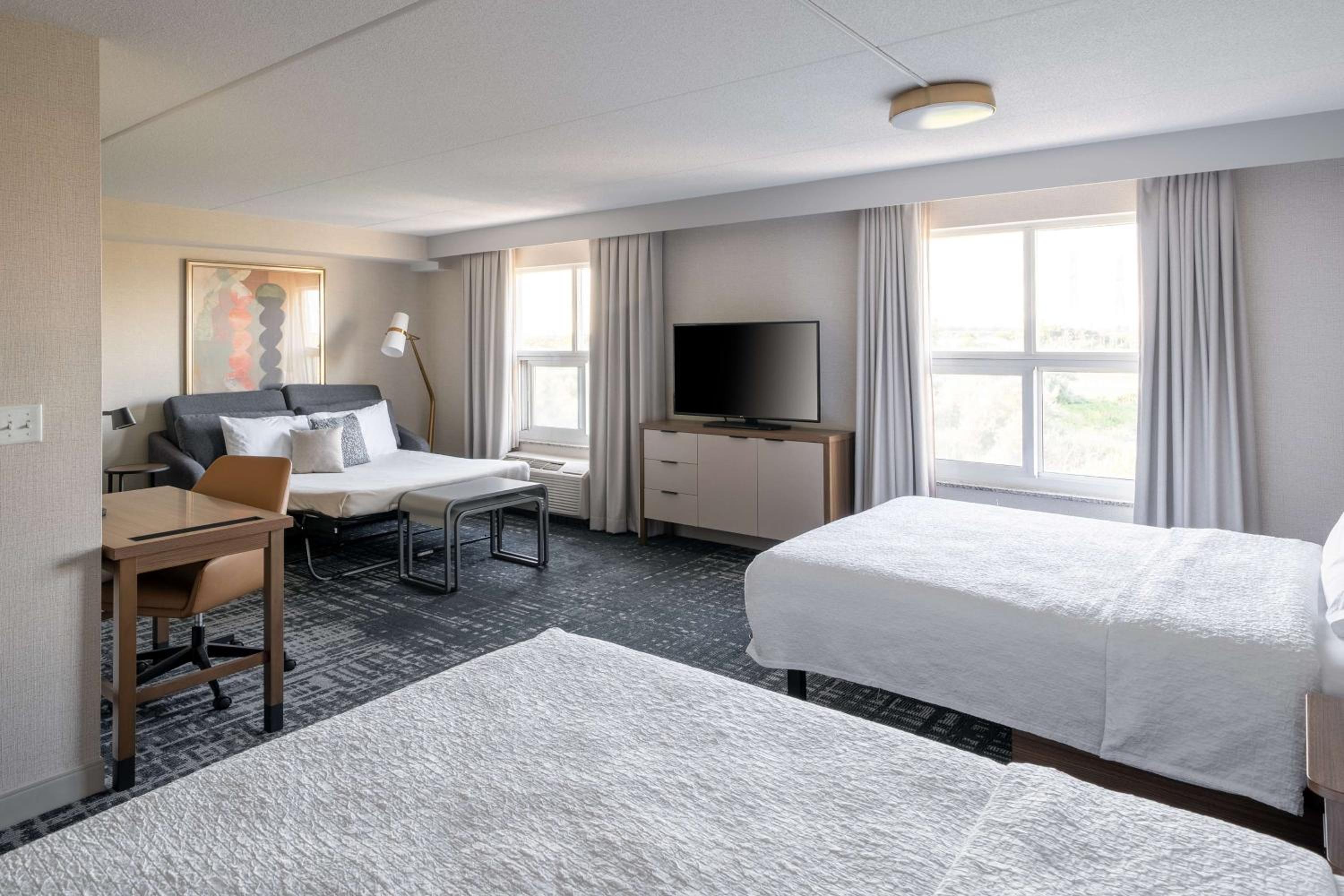 Studio Suite with Two Queen Beds - Photo 2