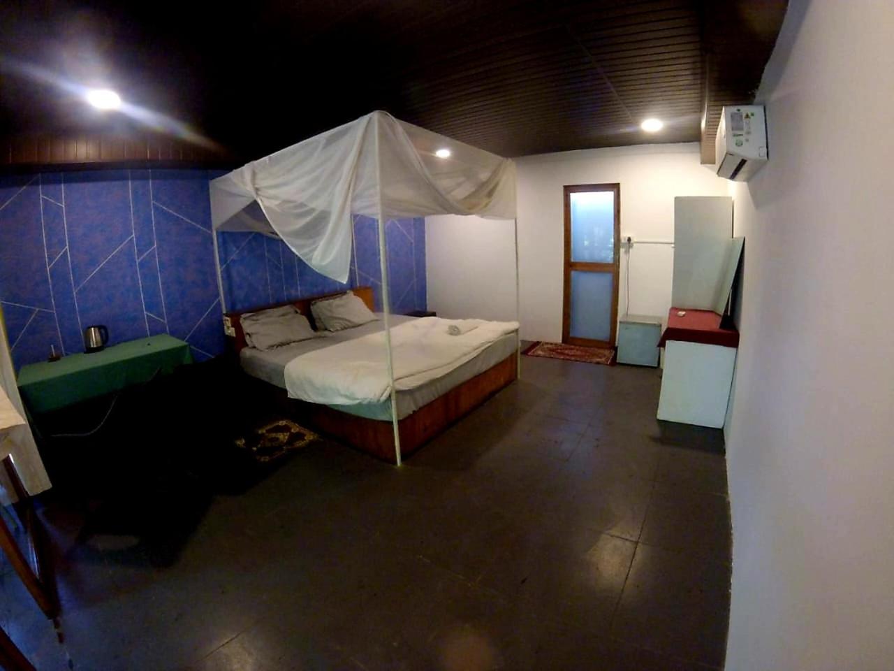 Double Room With Private Bathroom photo 1