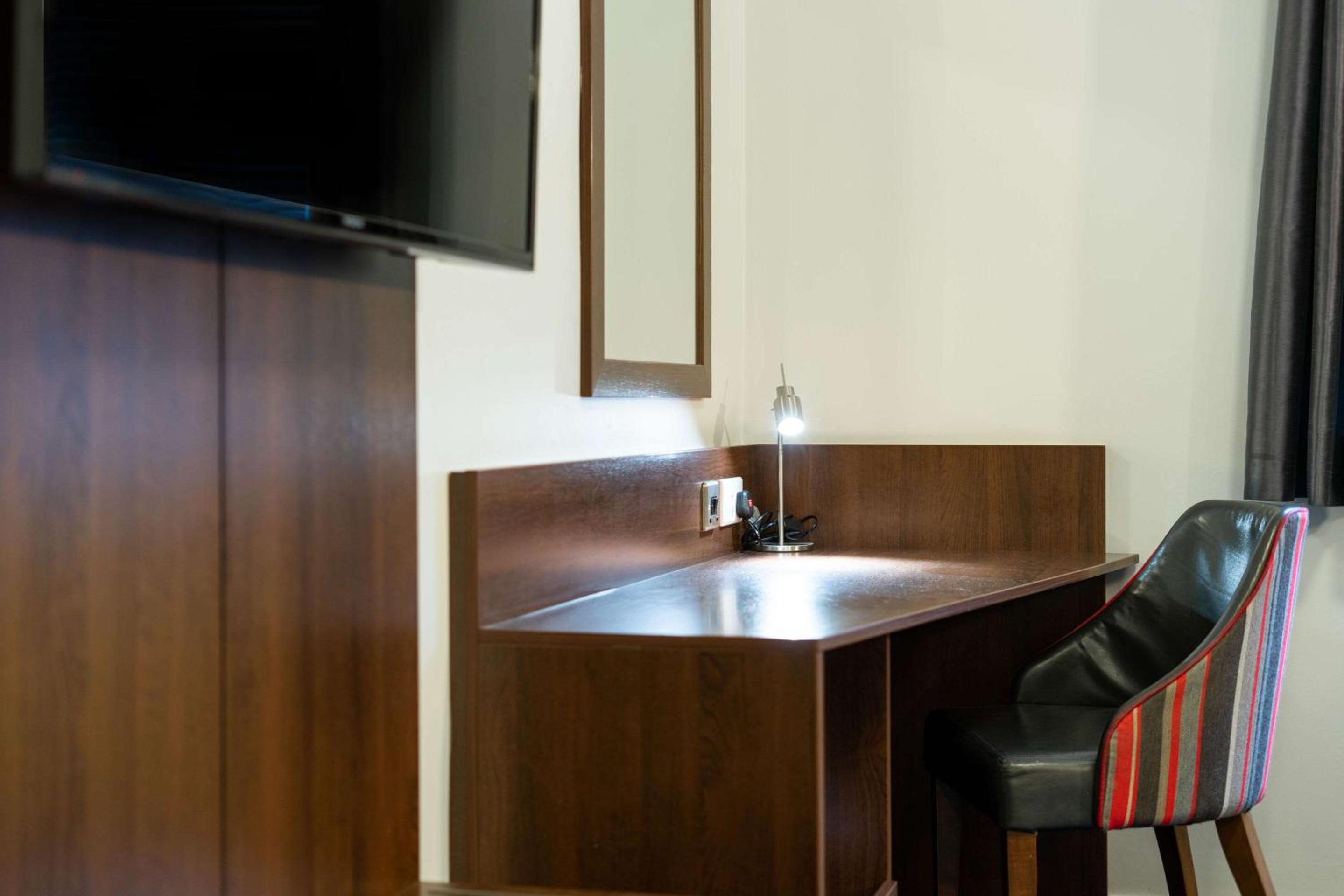Business Double Room - Photo 4