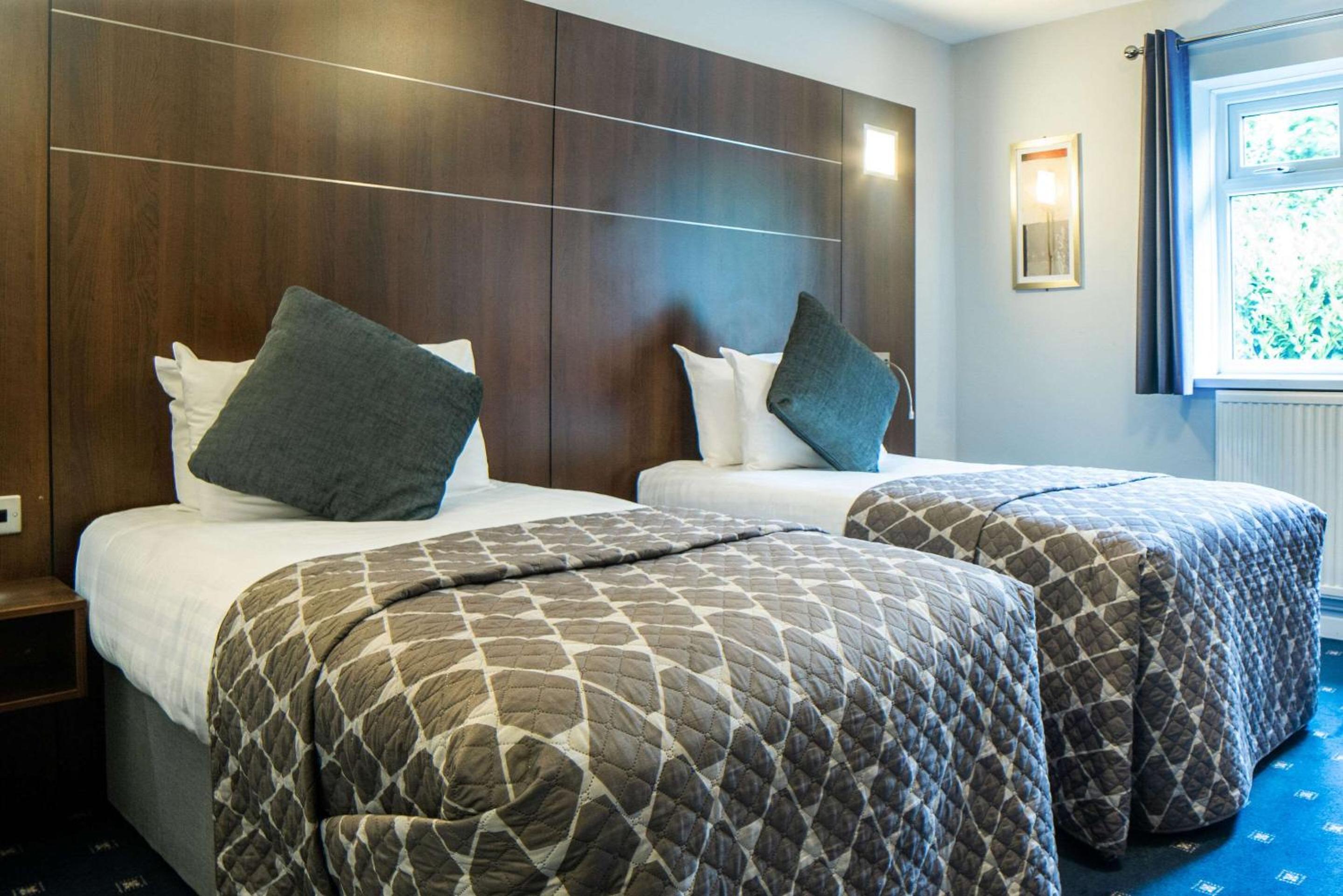 Business Twin Room - Photo 2