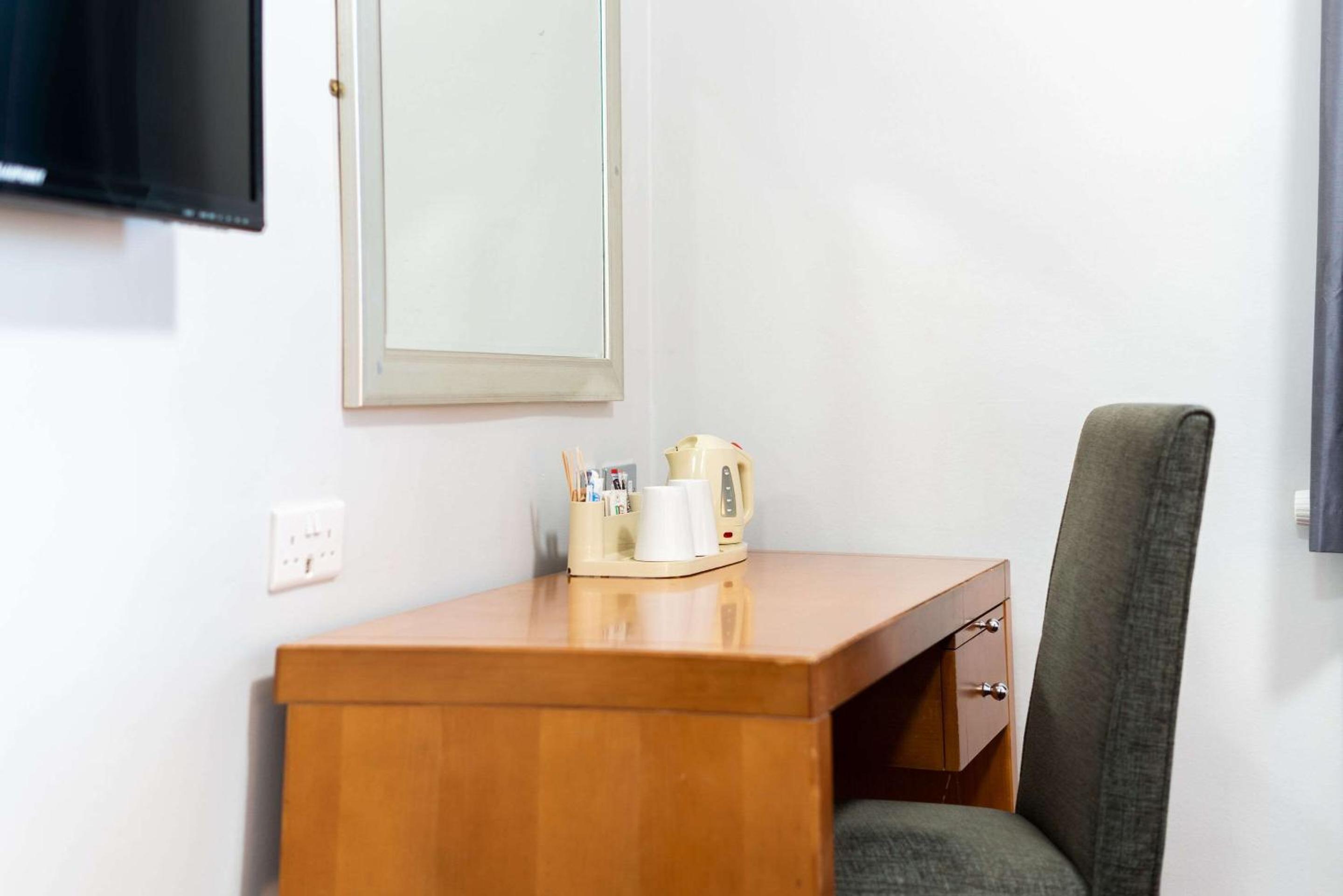 Standard Double Room - Photo 6