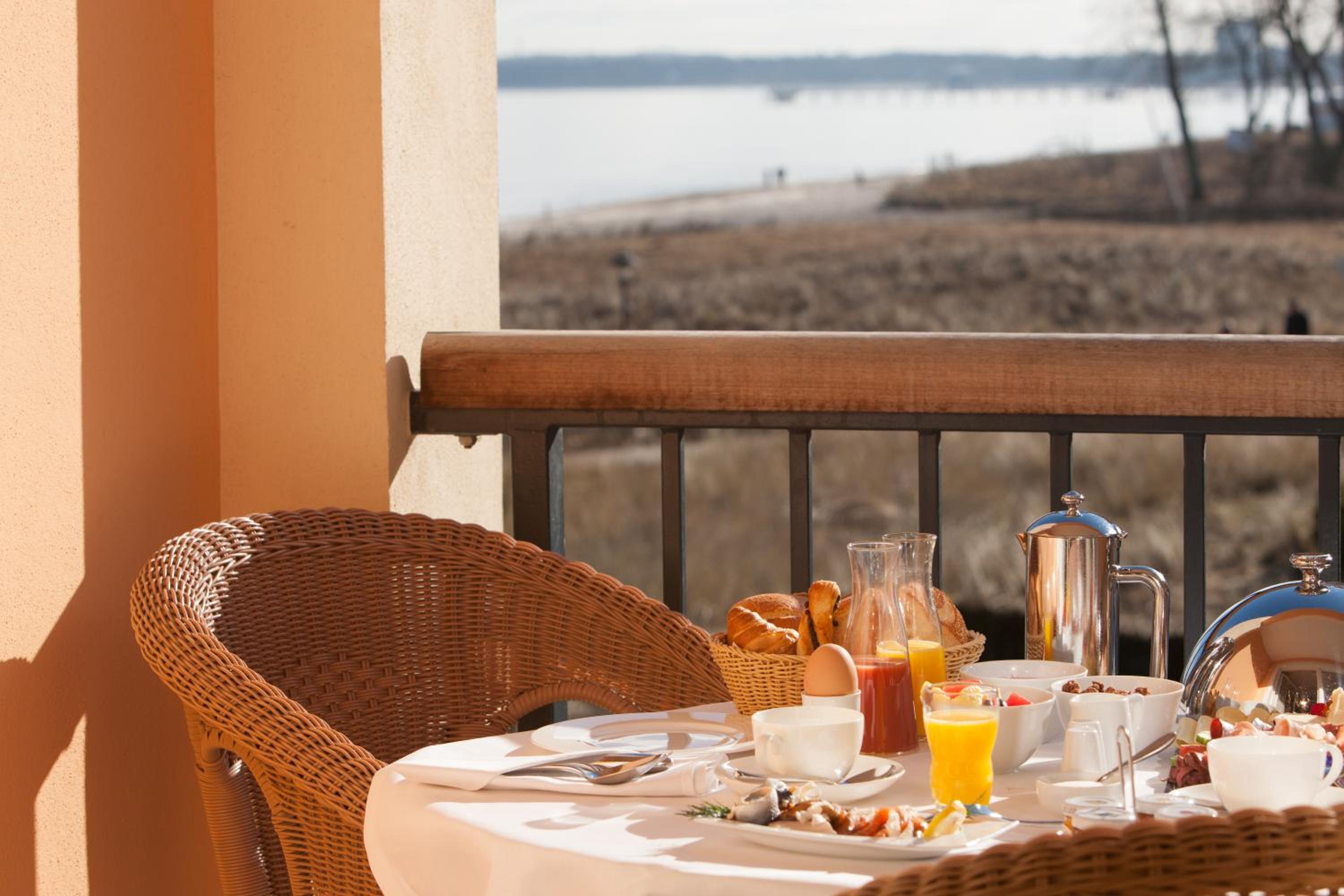 Grand Deluxe Double room with side sea view - Photo 6