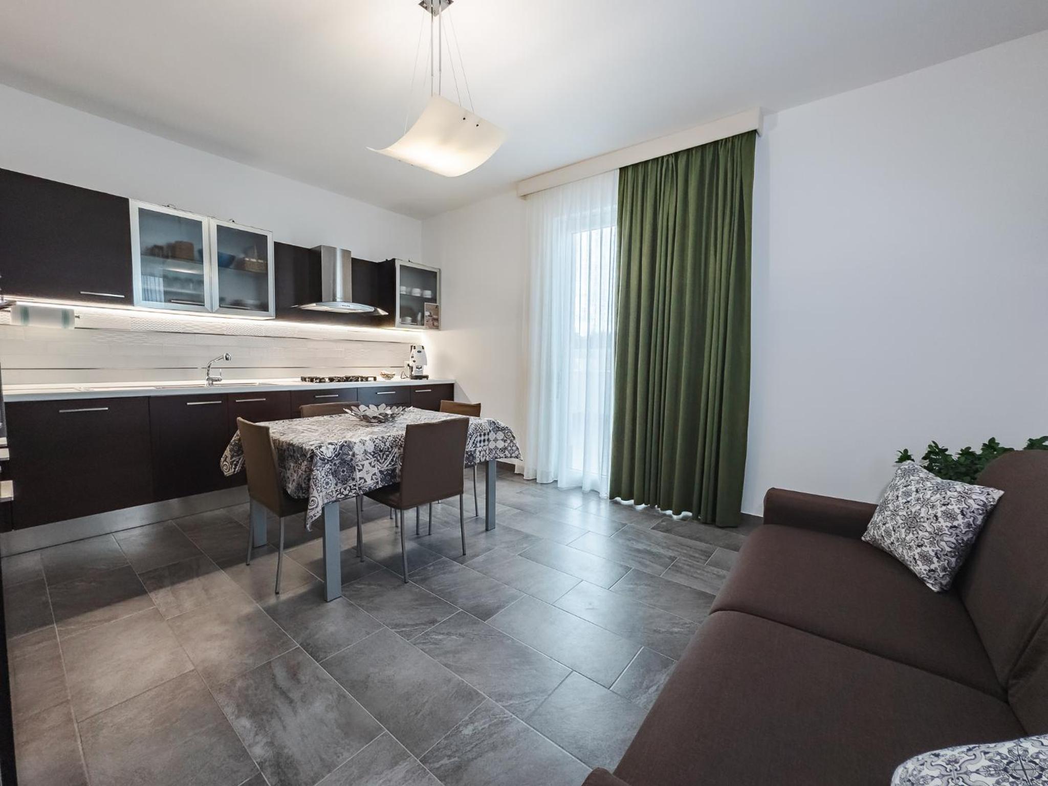 One-Bedroom House - Photo 31