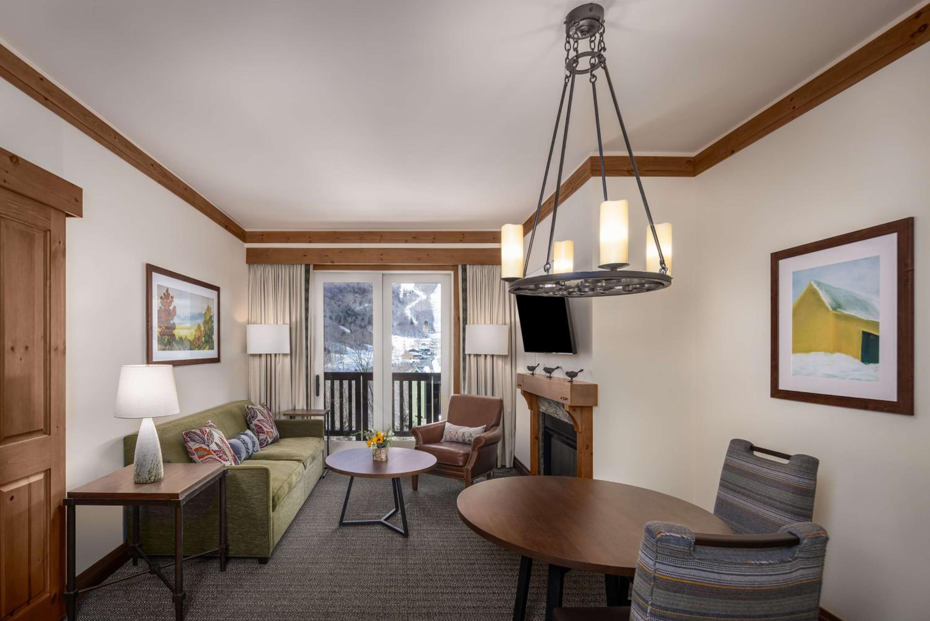 One-Bedroom Suite - Photo 12