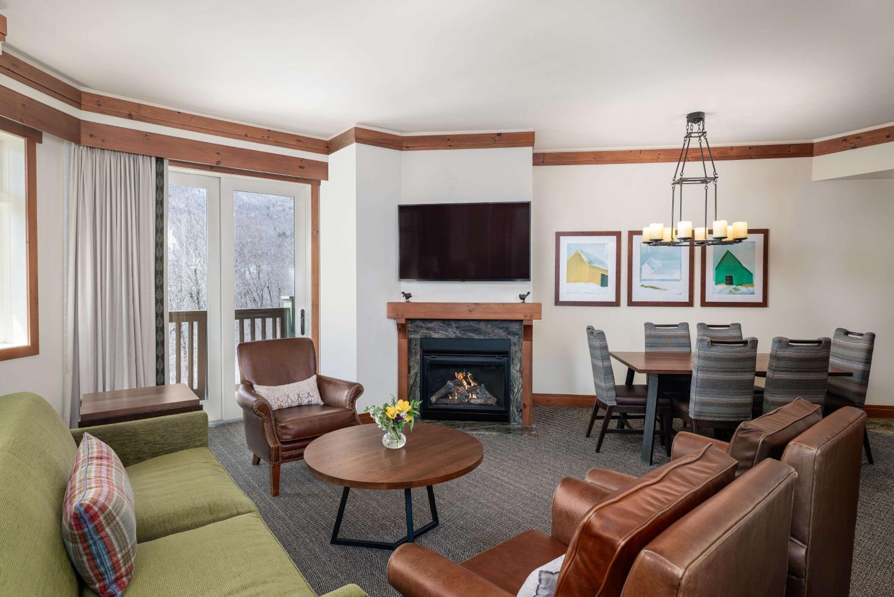 Two-Bedroom Suite - Photo 4