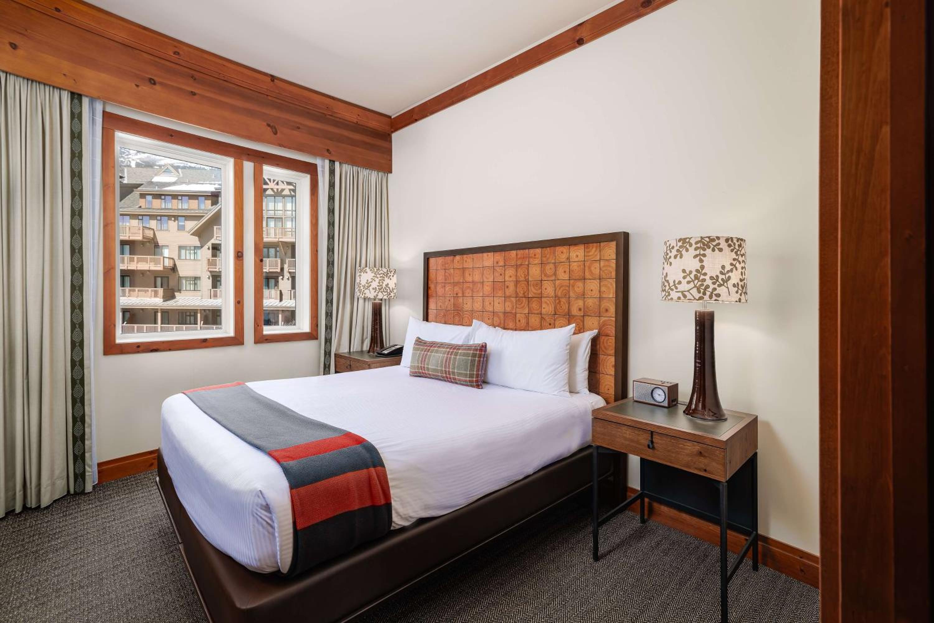 One-Bedroom Suite - Photo 16