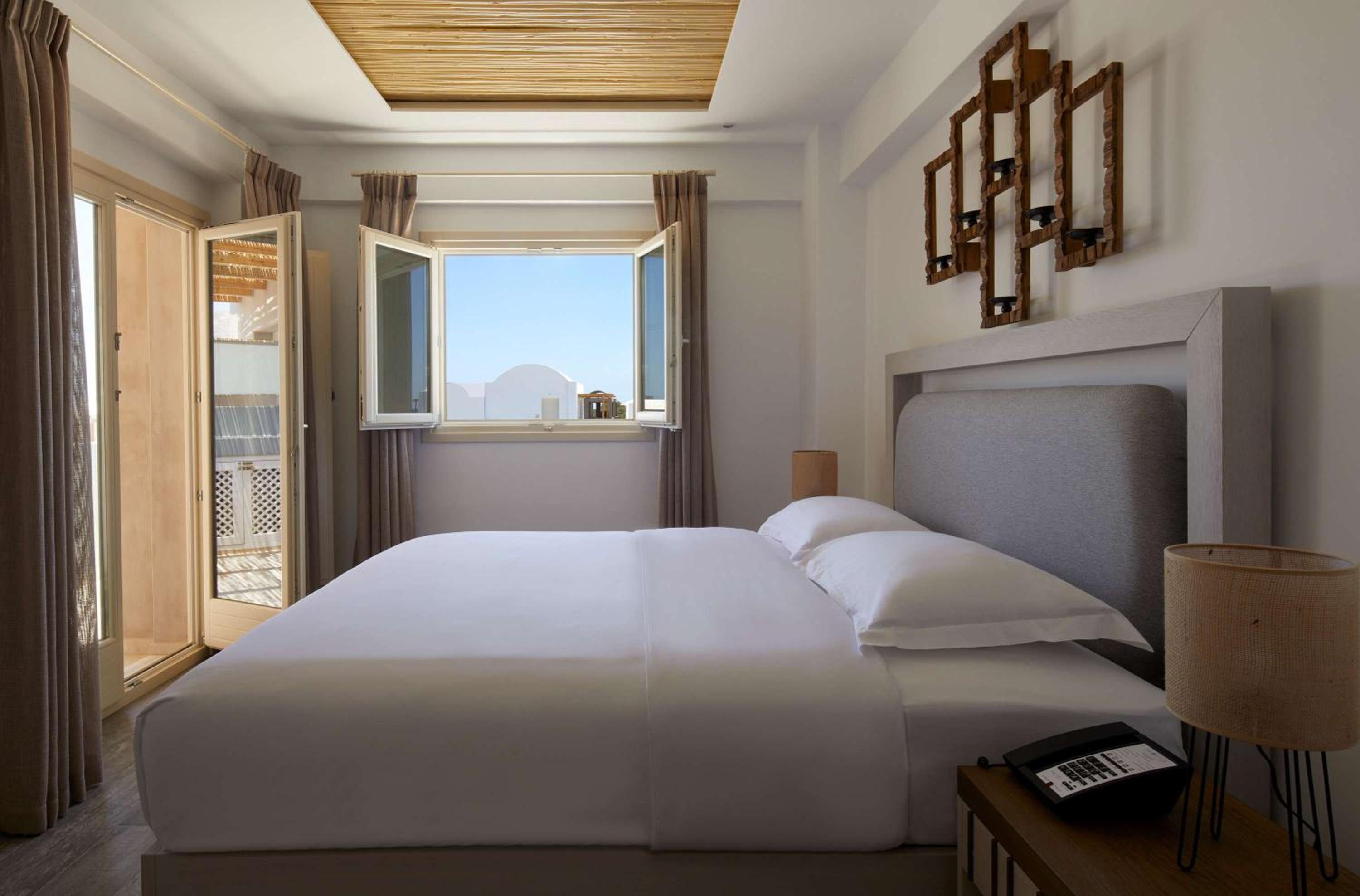 King Room with Hot Tub - Photo 8