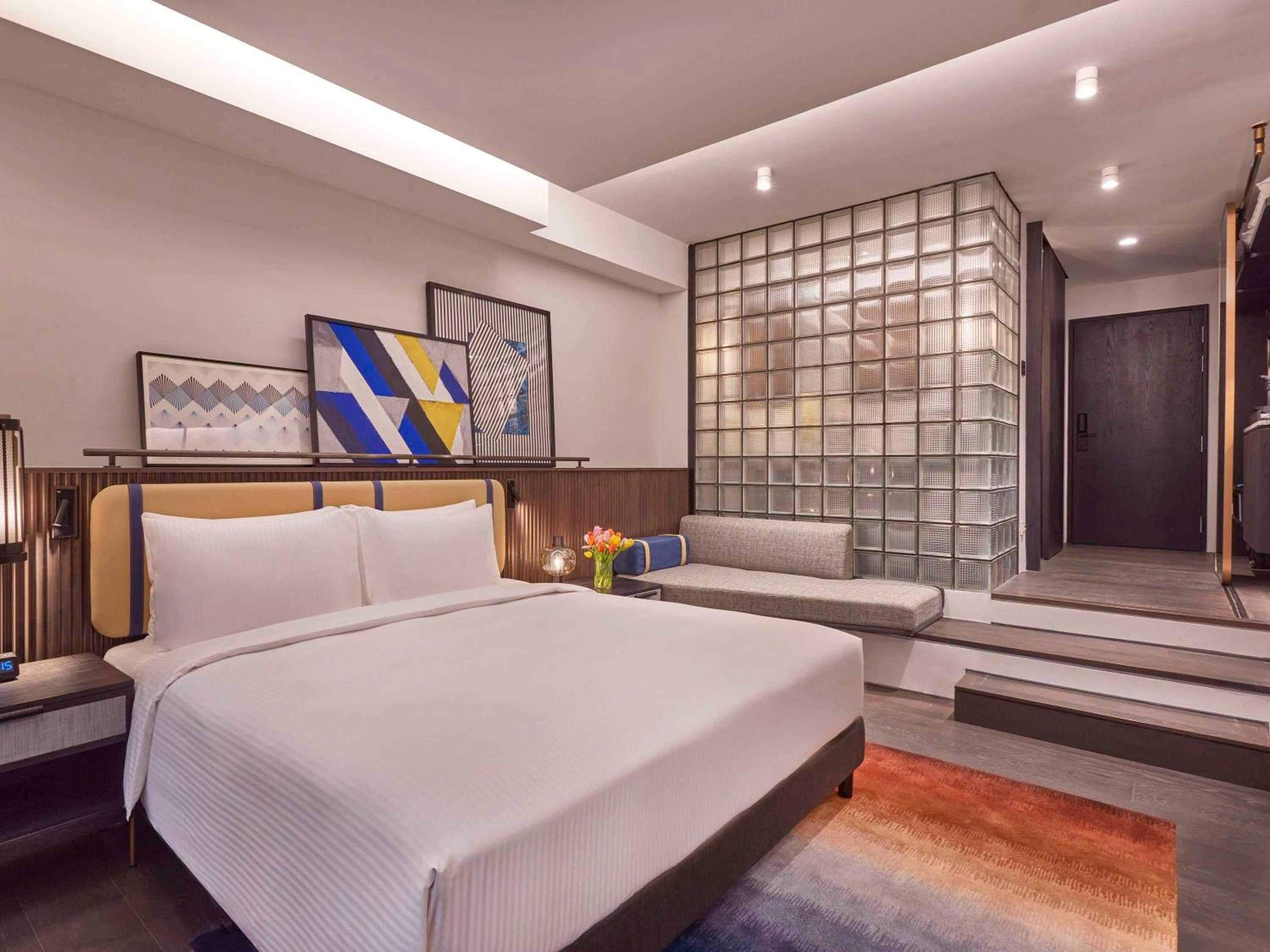 Club Residence, 1 King Bed, Lounge Access photo 1